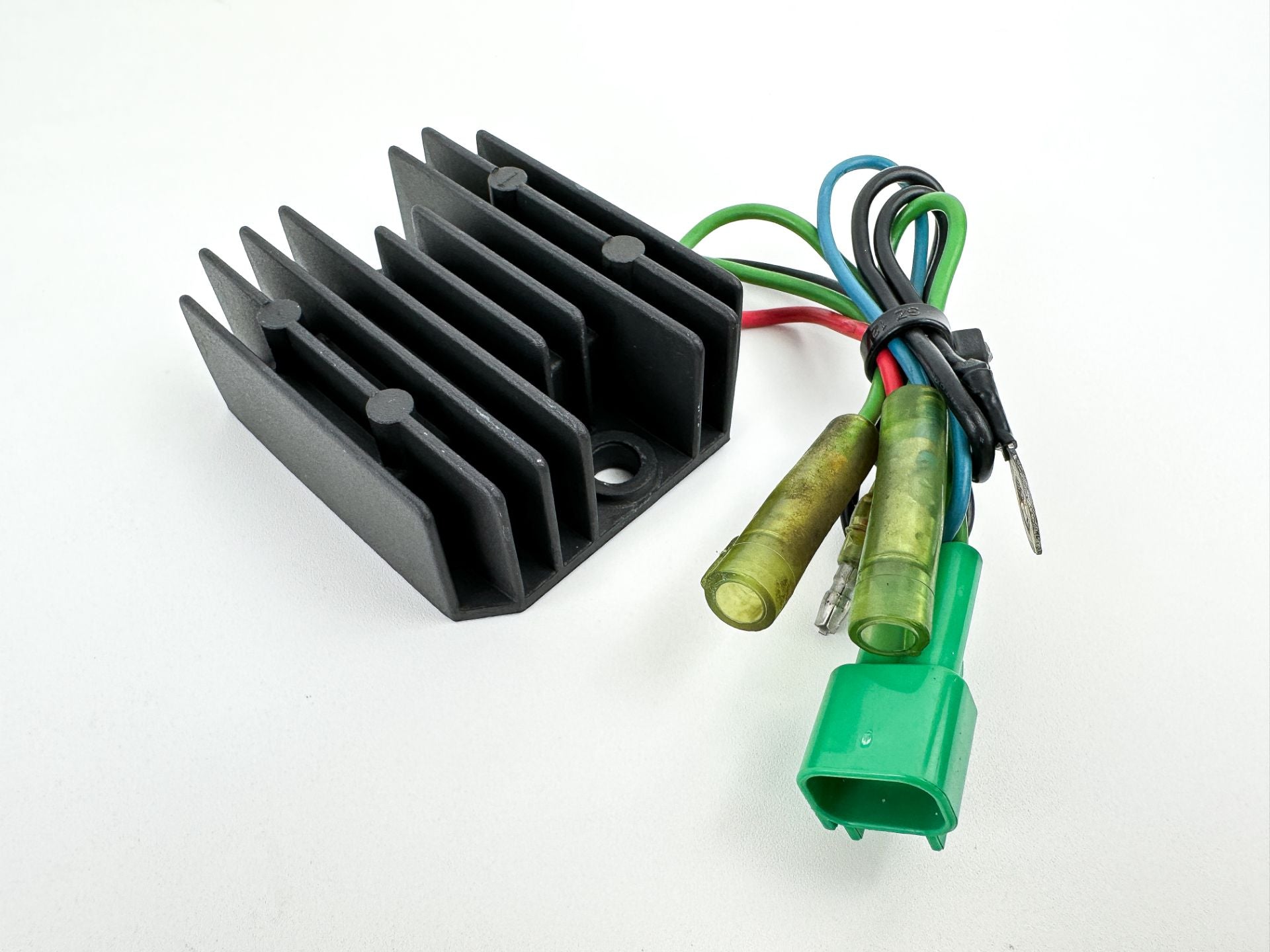 2004 Yamaha 90 HP 2 Stroke Outboard Rectifier & Regulator 6H0-81960-10-00 OEM
