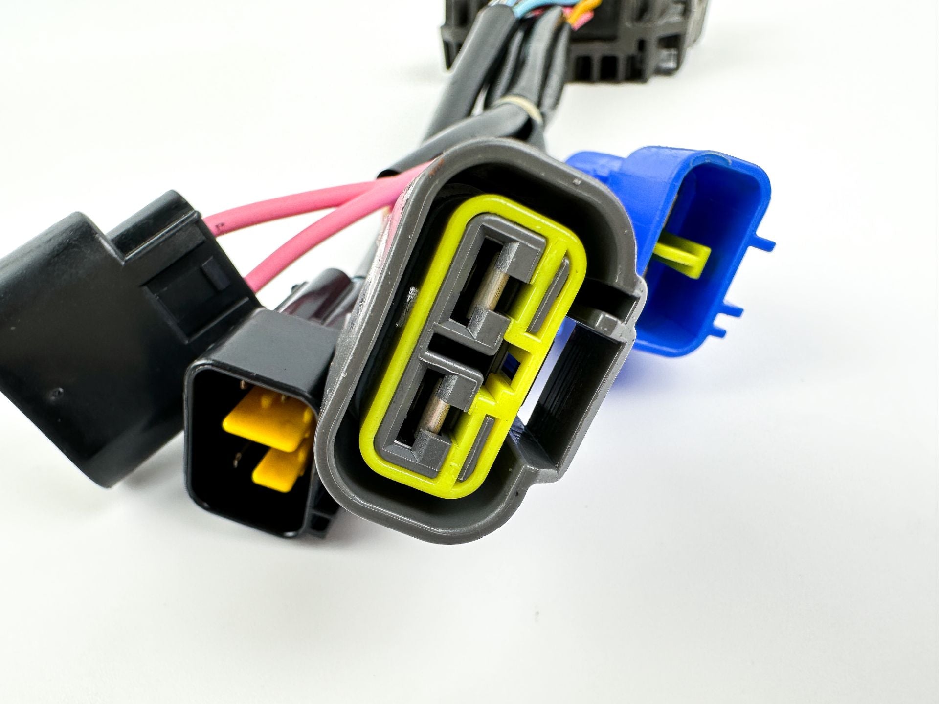 2004 Yamaha 225 HP 4 Stroke Outboard Drive Unit Assembly 69J-83306-01-00 OEM