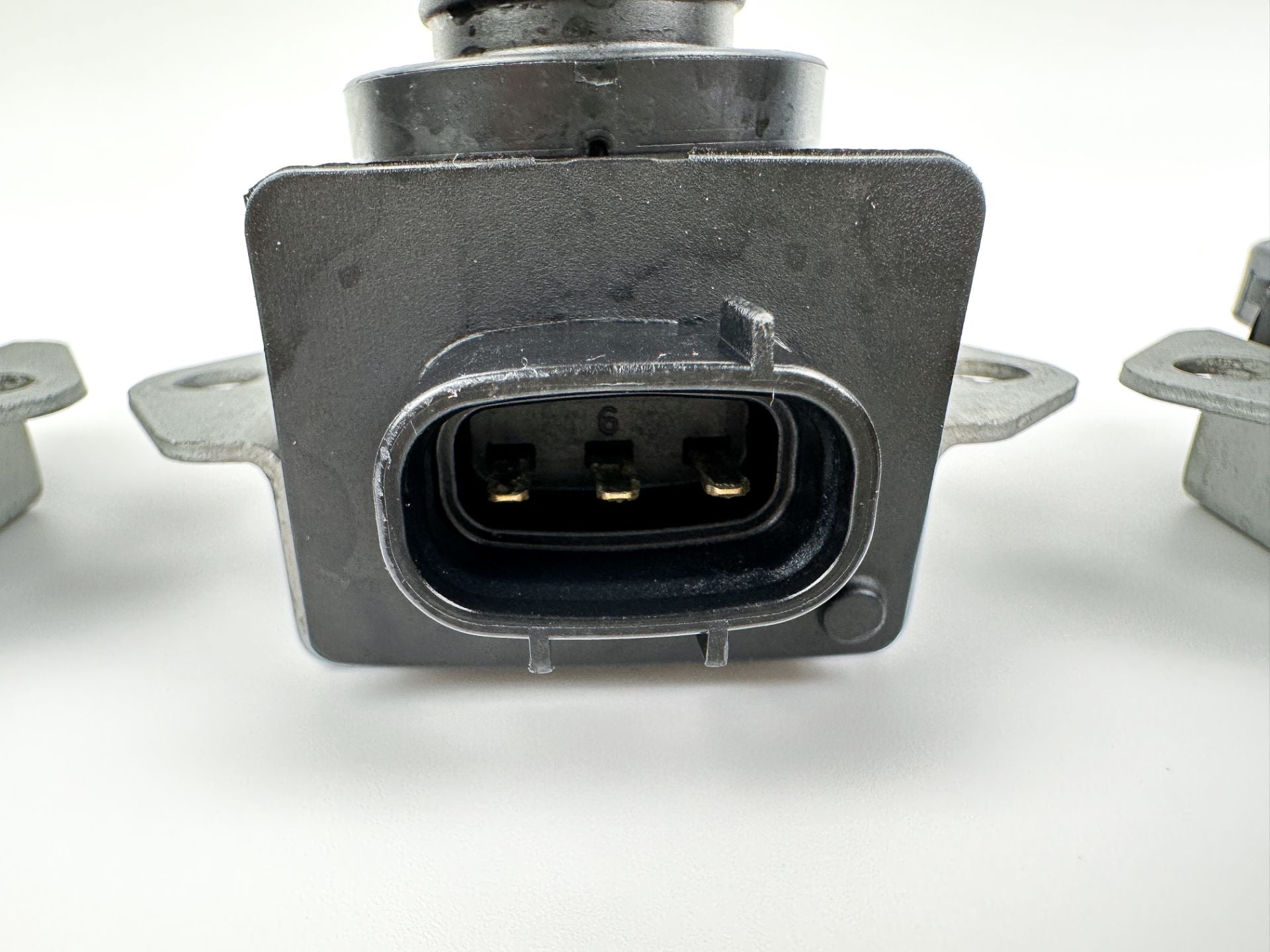 2018 Suzuki 350 HP 4 Stroke Outboard Ignition Coil Set 33410-98L00 OEM