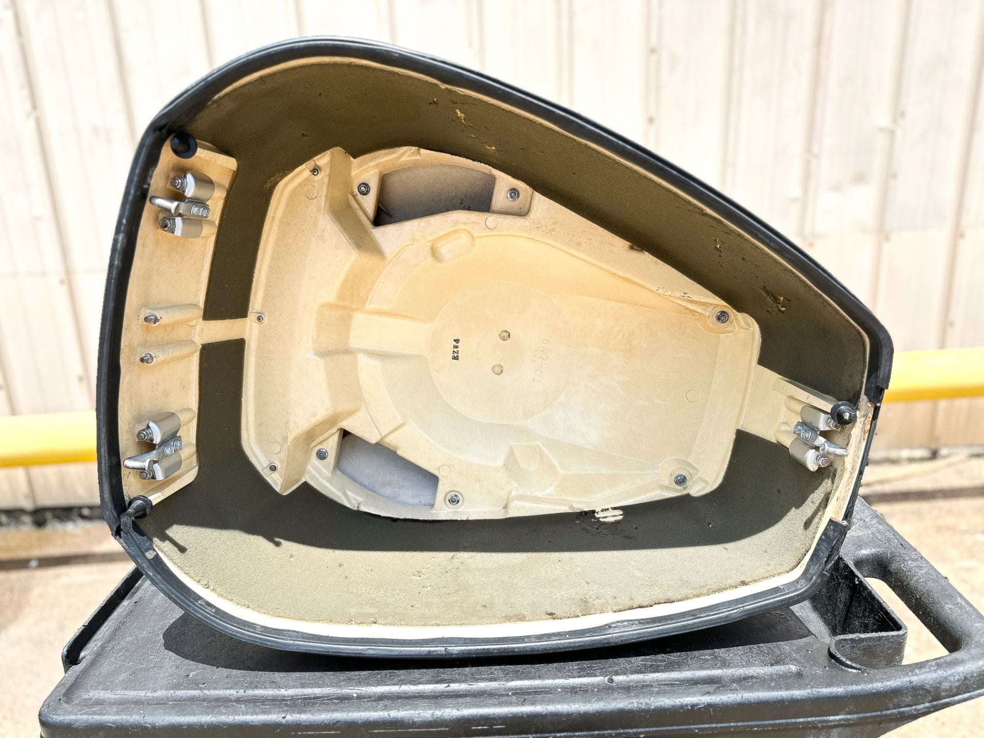 2001 Yamaha 115 HP 2 Stroke Outboard Top Cowling 6N6-42610-30-4D OEM