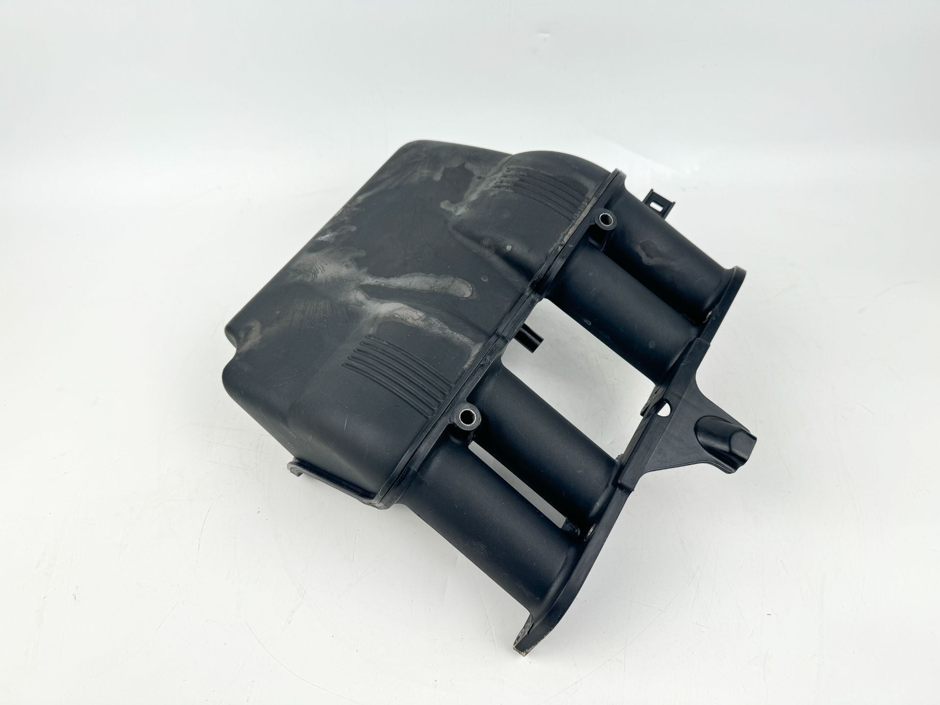 2005 Yamaha 115 HP 4 Stroke Outboard Intake Air Silencer Assembly OEM