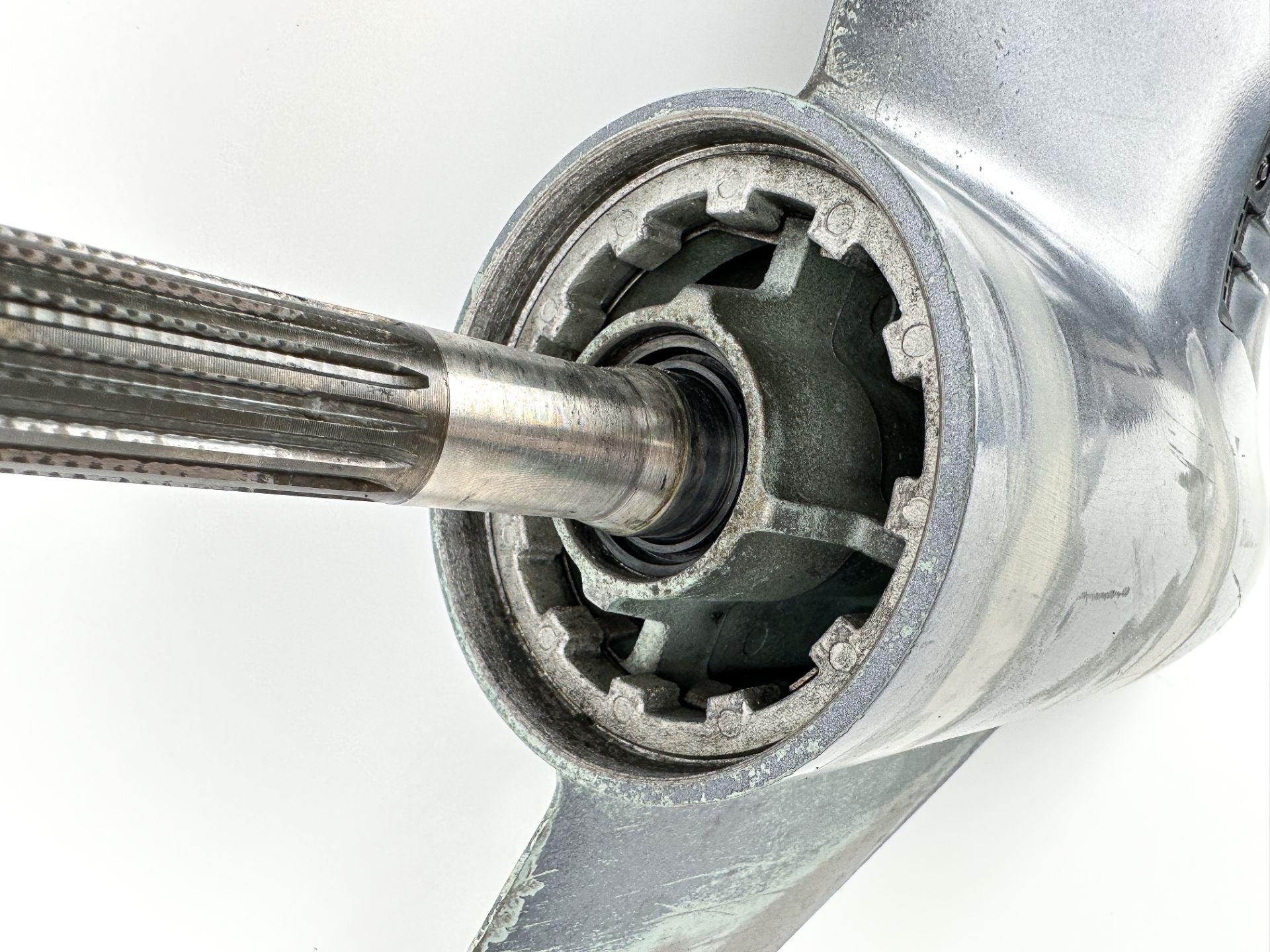 2004 + Yamaha 150HP 4 Stroke 25" Shaft Lower Unit Gear Case 63P-45300-10-8D RH