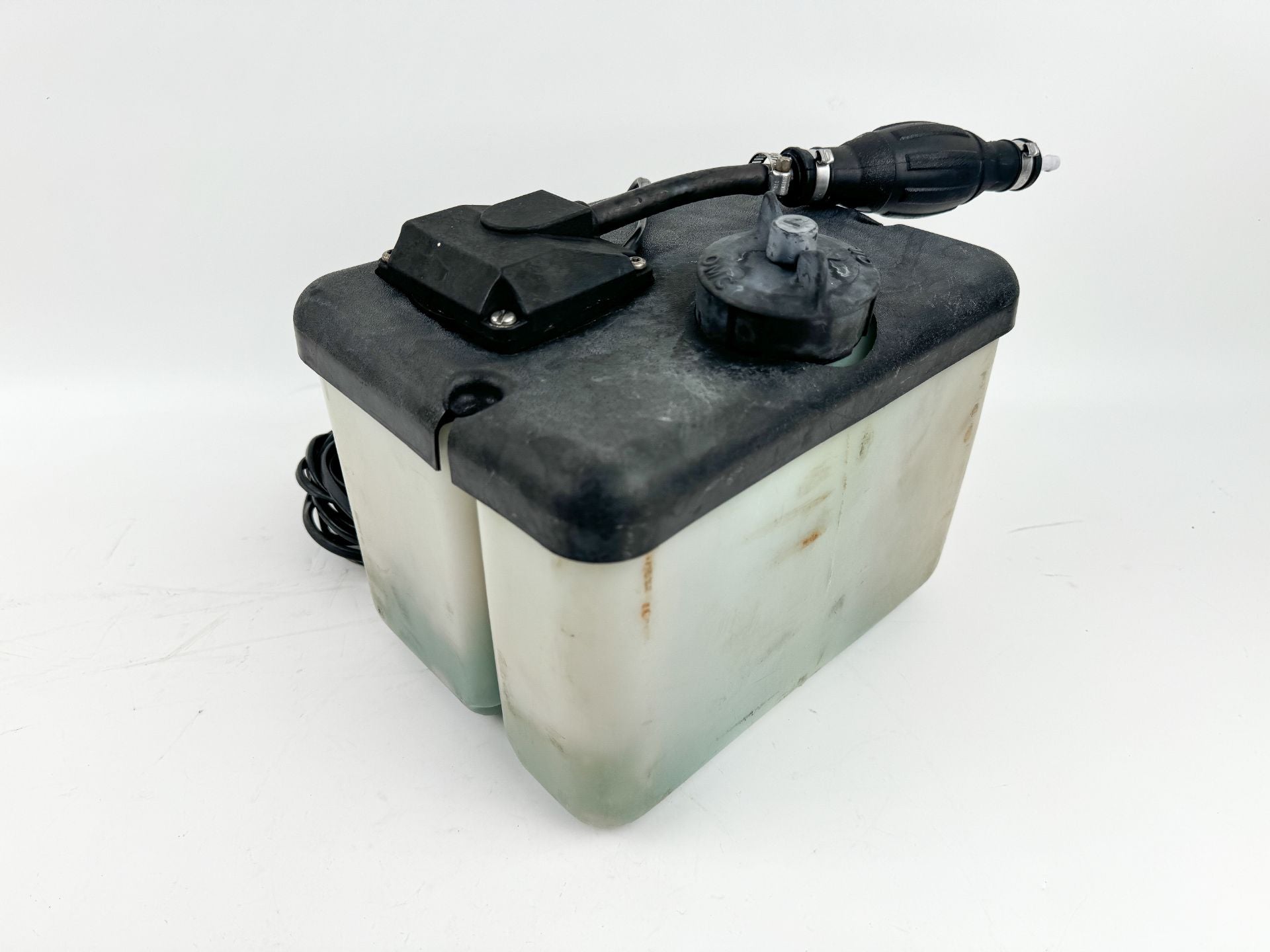 Johnson Evinrude 2 Stroke Outboard Remote Oil Supply Tank 1.8 Gallons 0176712