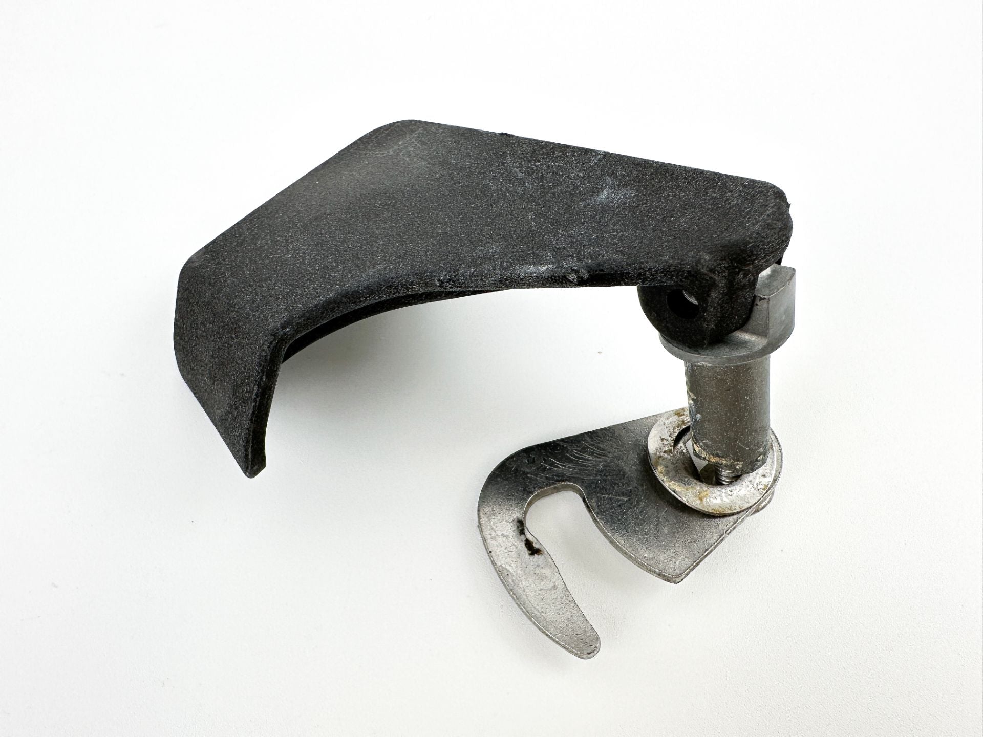 2008 Evinrude 200 HP 2 Stroke Outboard Port Latch Handle 5005707 OEM