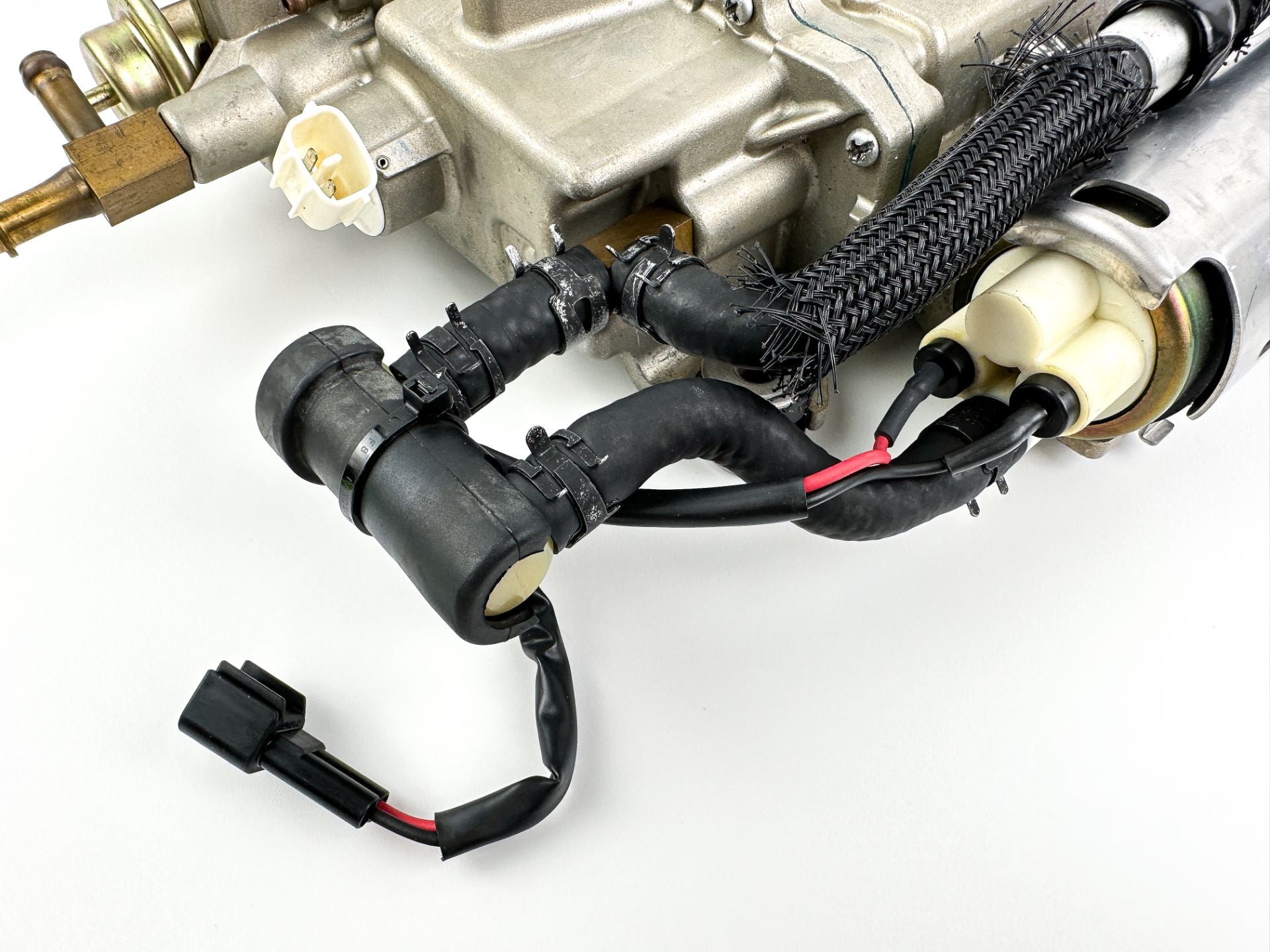 2005 Yamaha 250HP 4 Stroke VST Float Chamber Assembly 6P2-14180-00-00 Cleaned & Tested