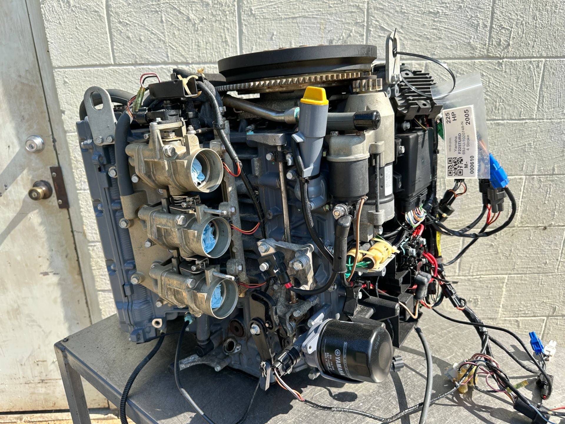 2005 Yamaha 225HP 4 Stroke Outboard Powerhead  OEM