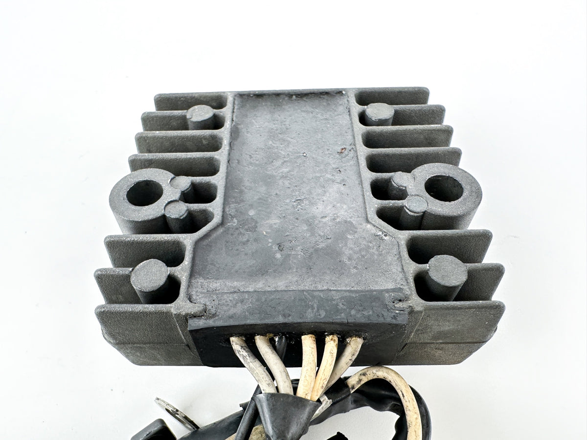1996 Honda 40 HP 4 Stroke Outboard Rectifier & Regulator 31600-ZV5-003 OEM