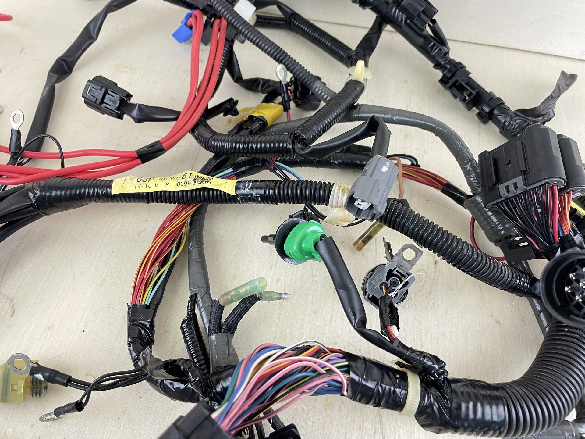 2014 Yamaha 150HP 4 Stroke Outboard Engine Wire Harness 63P-82590-61-00