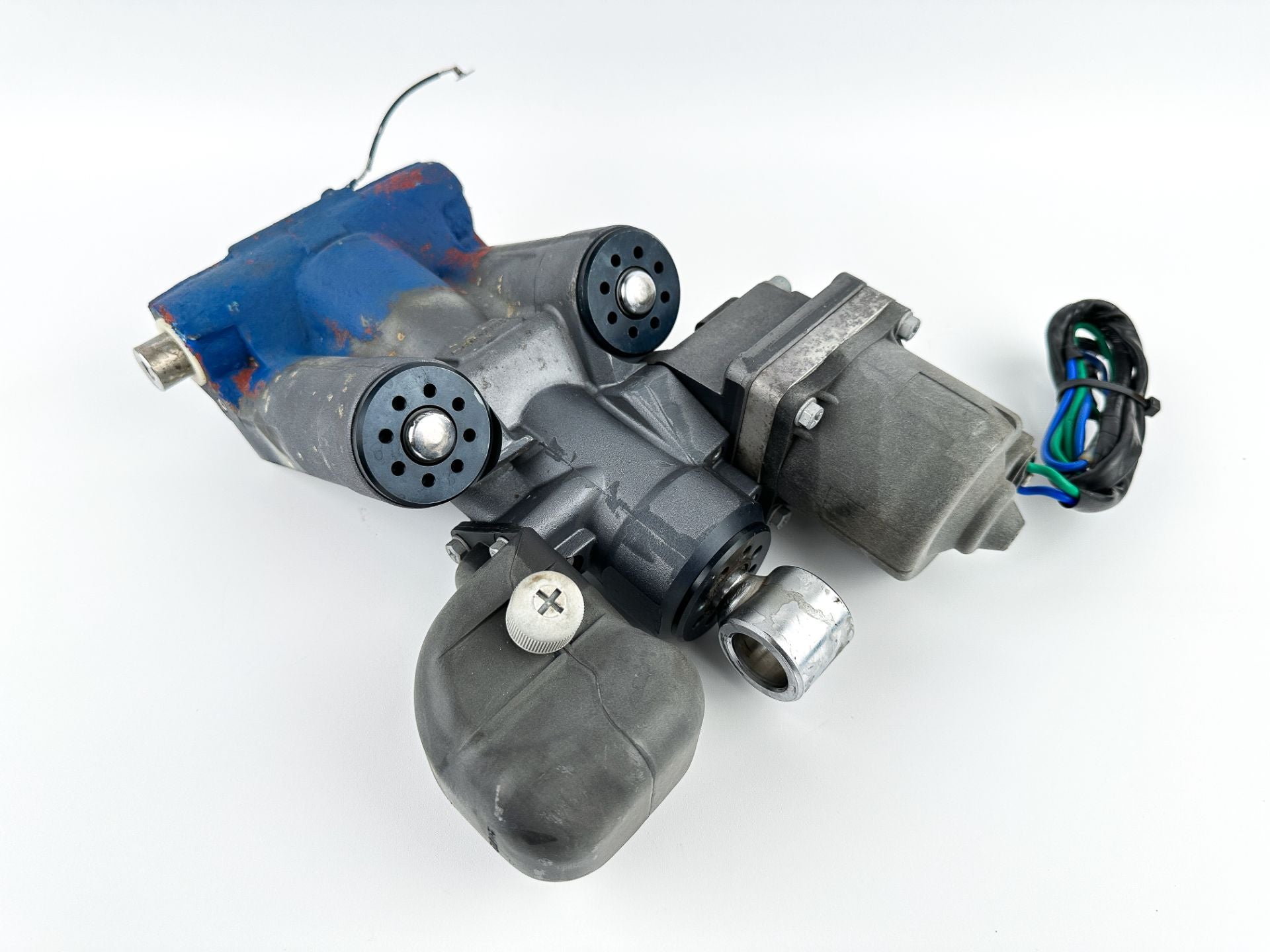 2011 Yamaha 115 HP 4 Stroke Outboard Power Trim Tilt Unit 68V-43800-05-00 Stuck Pin