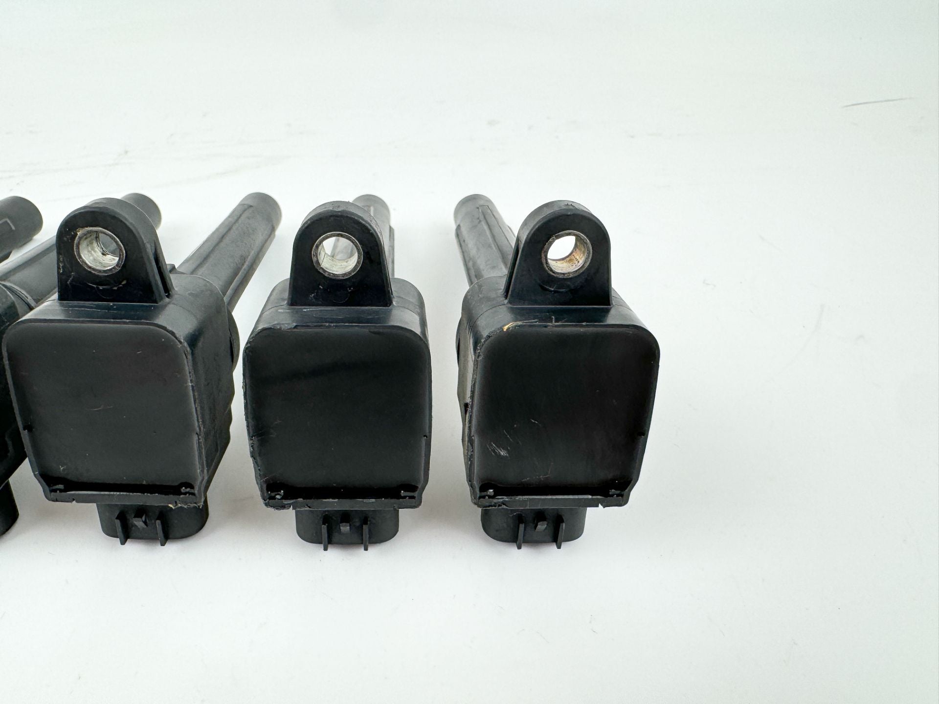 2004 Suzuki 250 HP 4 Stroke Outboard Ignition Coil Set 33410-93J00 OEM