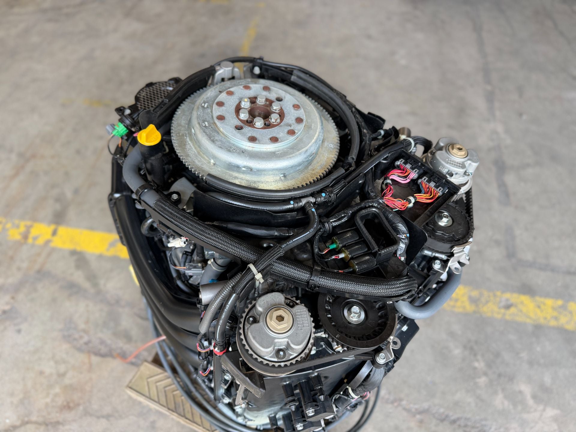 2014 Yamaha F300 300 HP 4.2L Outboard Powerhead 1225 Hours