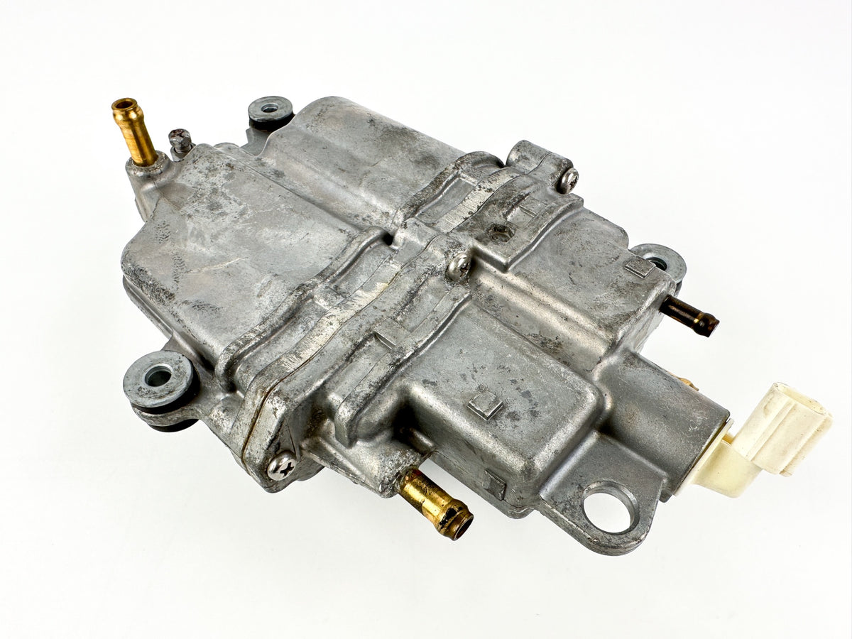 2009 Suzuki 100 HP 4 Stroke Outboard Vapor Separator Tank VST 15600-90J01 OEM