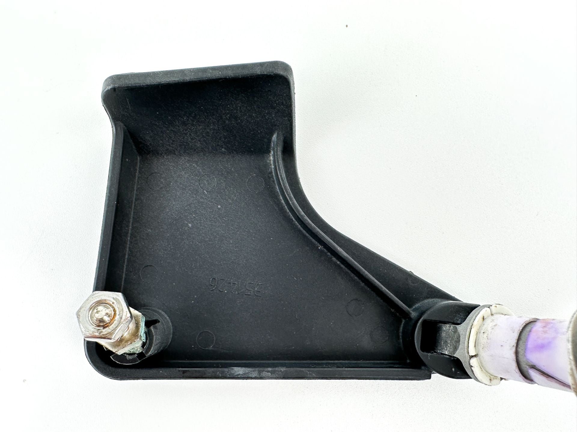 2013 Evinrude 250 HP 2 Stroke Outboard Port Latch Handle 5005707 OEM