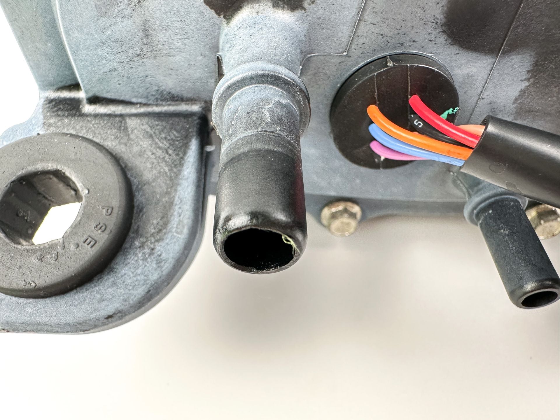 2014 Mercury 115 HP 4 Stroke Outboard FSM Fuel Supply Module 880133T08 OEM