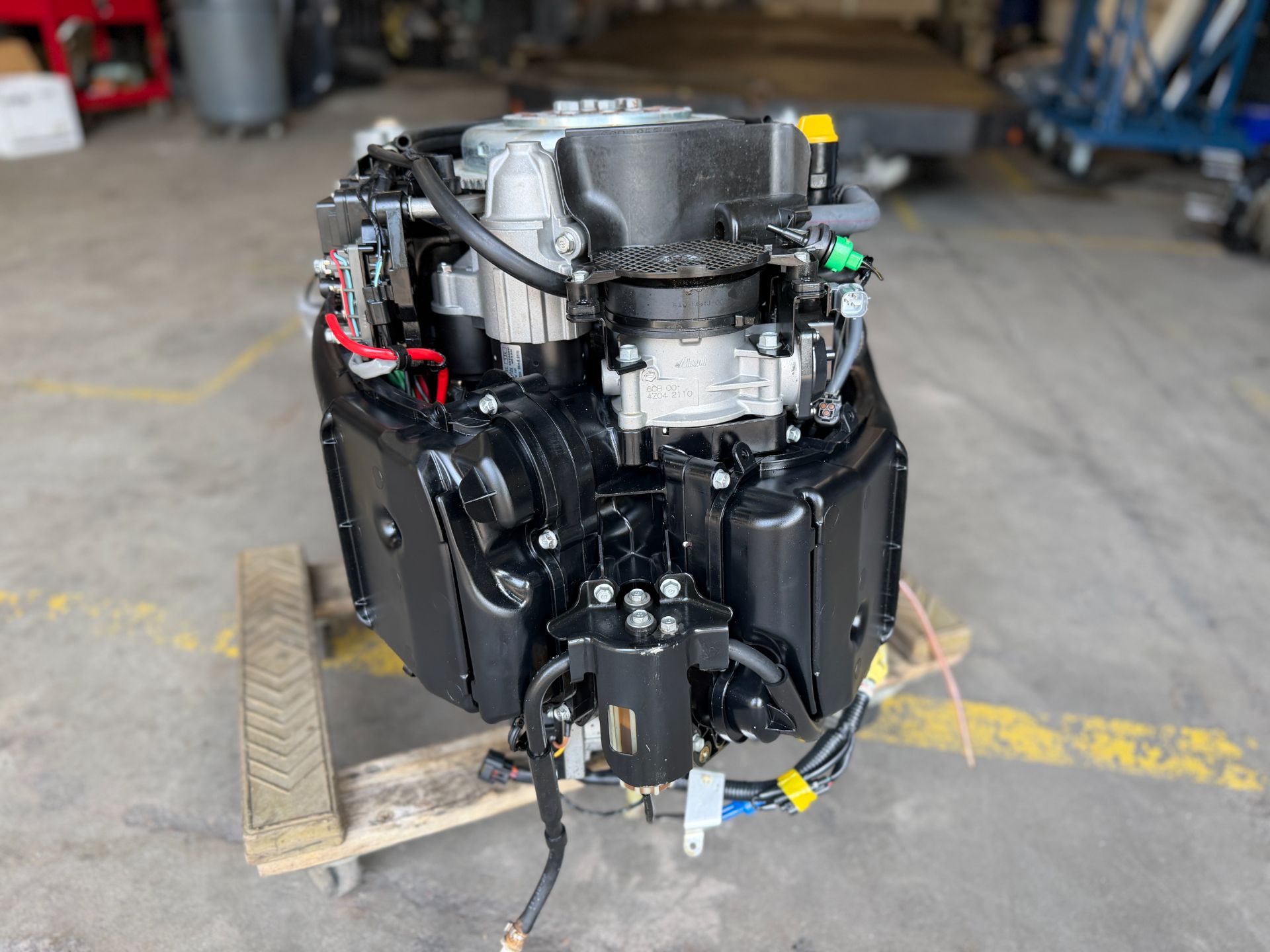 2014 Yamaha F300 300 HP 4.2L Outboard Powerhead 1225 Hours