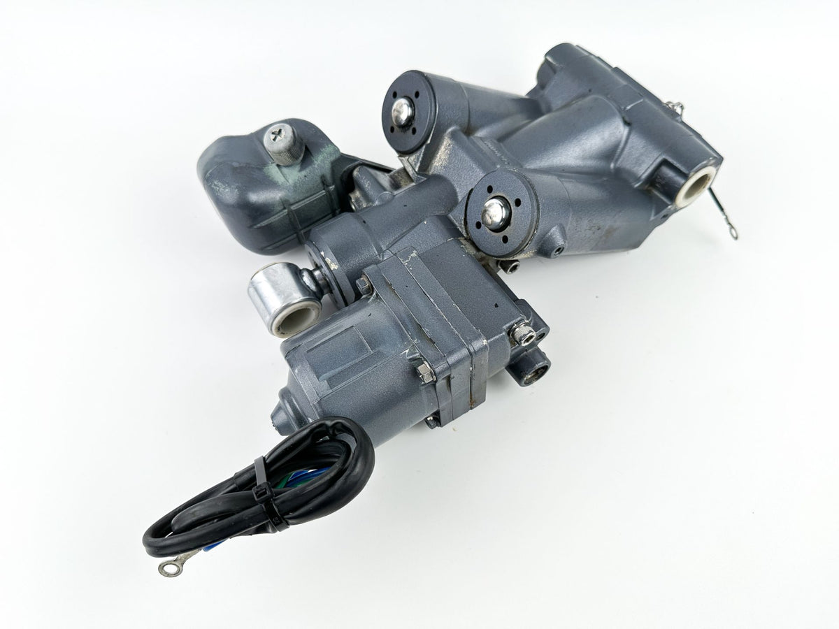 2004 Yamaha 115 HP 2 Stroke Outboard Power Trim Tilt Unit 64E-43800-02-4D OEM