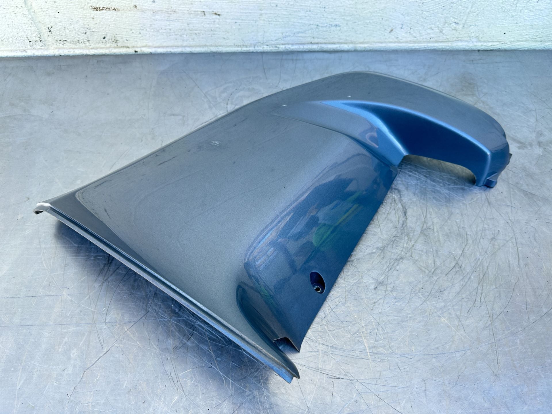 2004 Yamaha 225 HP 4 Stroke Outboard Lower Apron Cover 69J-42741-00-8D OEM