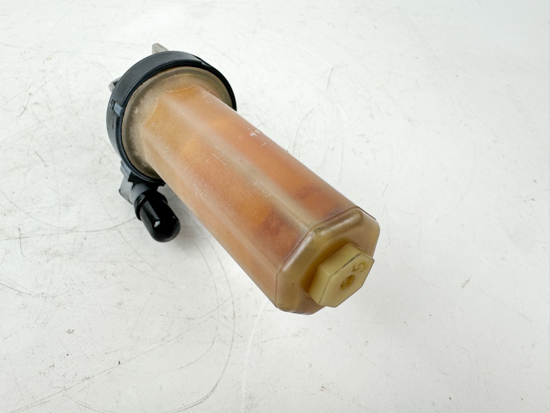 2005 Yamaha 115 HP 4 Stroke Outboard Fuel Filter Assembly 6D8-24560-08-00 OEM