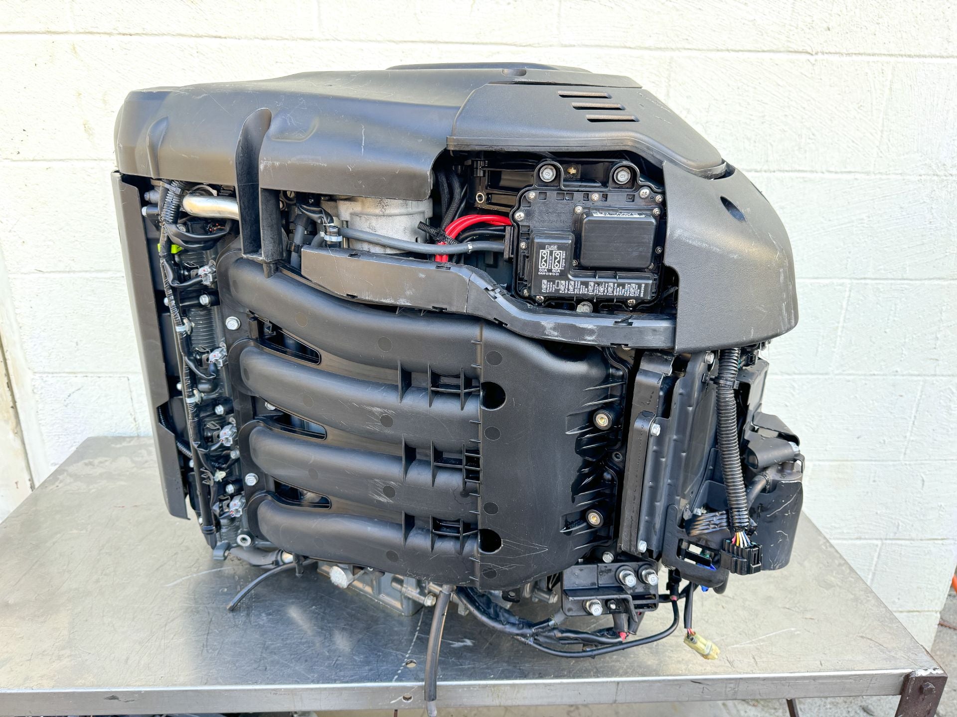 2013 Yamaha 350 HP 4 Stroke Outboard Powerhead 6AW-W009B-04-9S OEM