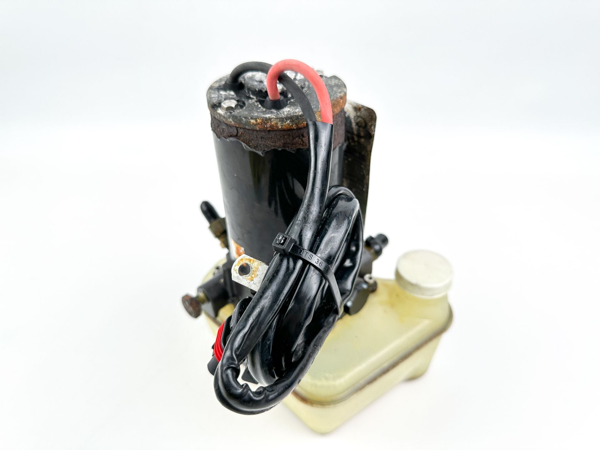 Optimus Outboard SeaStar Hydraulic Steering Pump EP1000