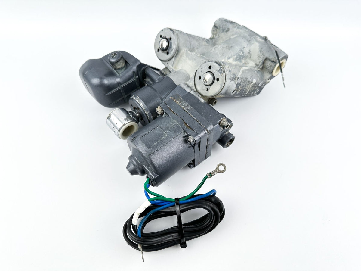 2002 Yamaha 200 HP 2 Stroke Outboard Power Trim Tilt Unit 68F-43800-00-4D OEM