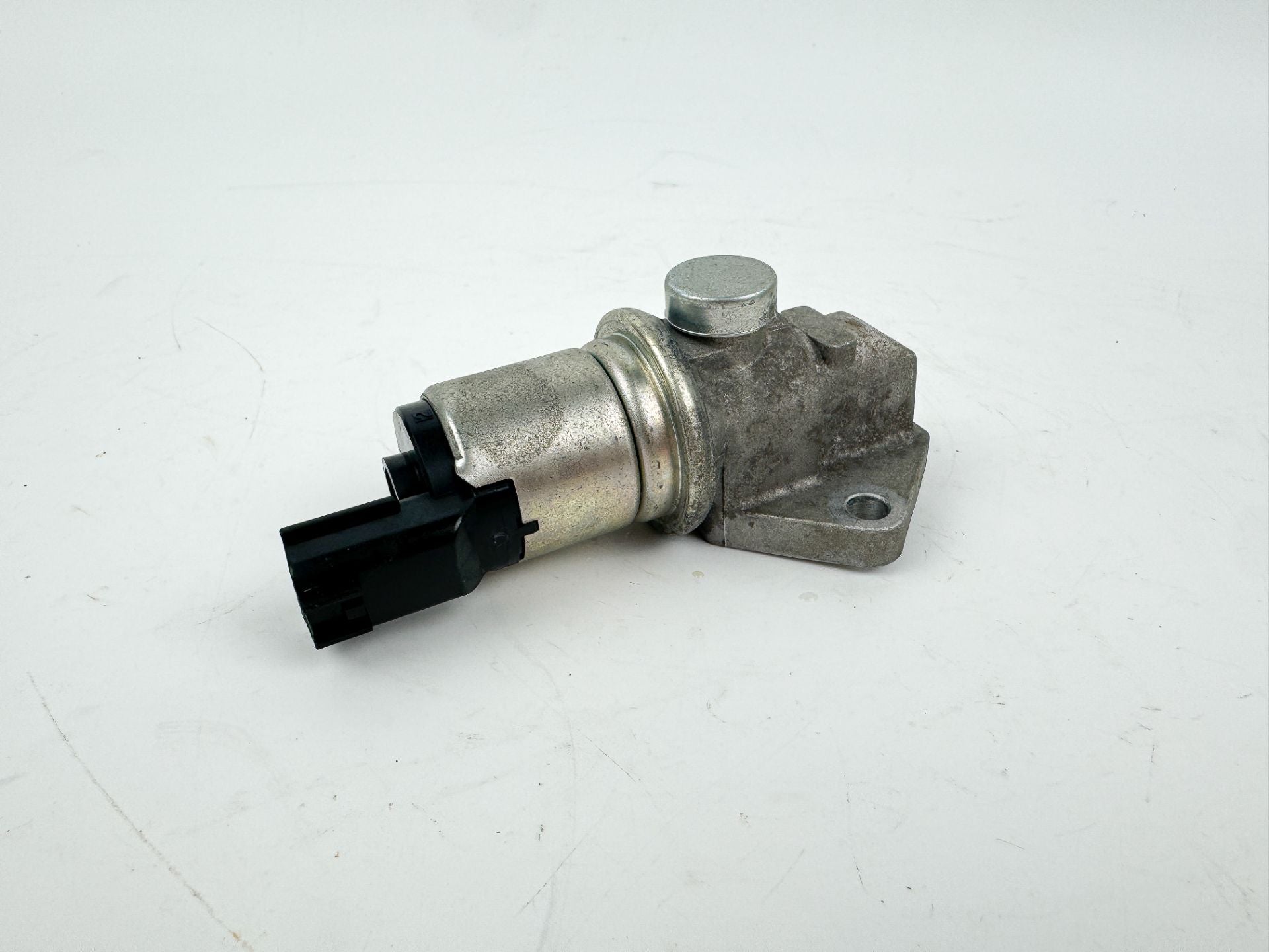 2003 Suzuki 140 HP 4 Stroke Outboard IAC Idle Air Control Valve 18137-77E00 OEM