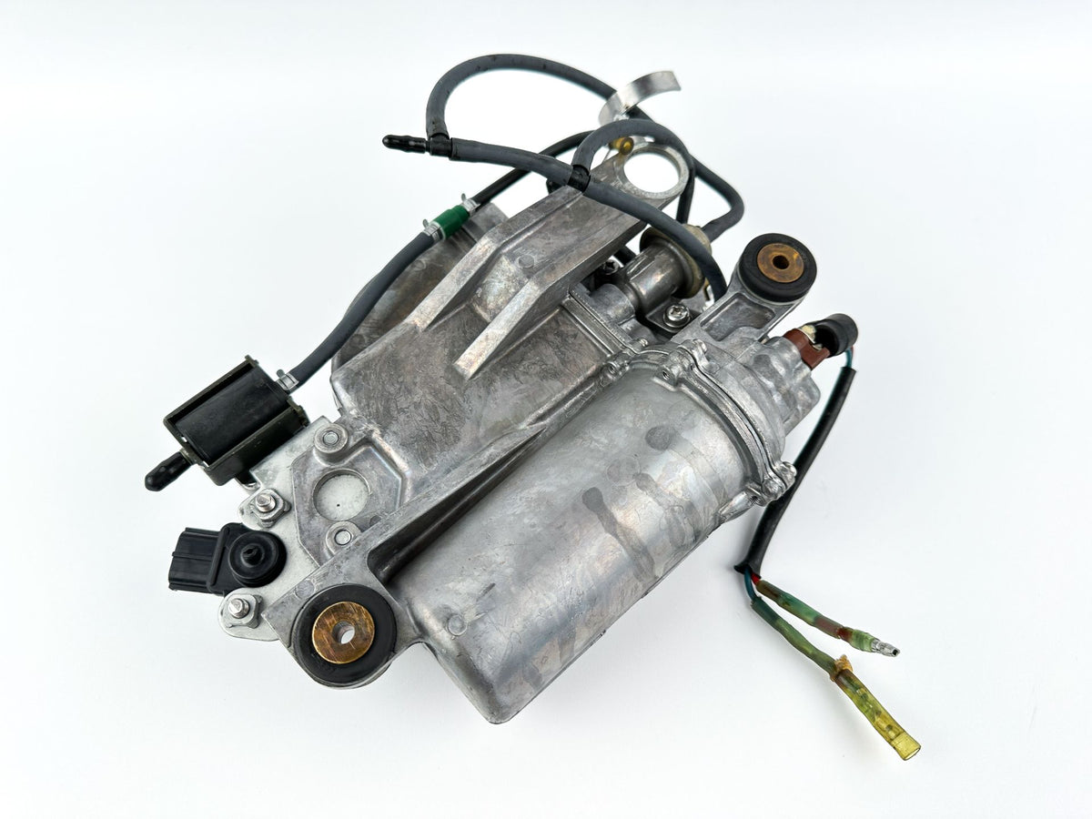 2002 Yamaha 200 HP 2 Stroke Outboard VST Float Chamber Assembly 68F-14182-01-00 OEM