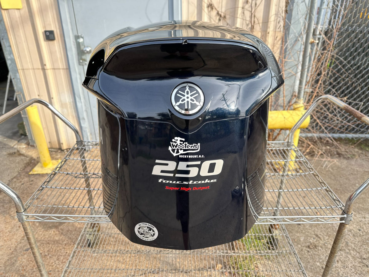 2012 Yamaha 250 HP 4 Stroke Outboard Top Cowling 6CB-42610-00-00 OEM
