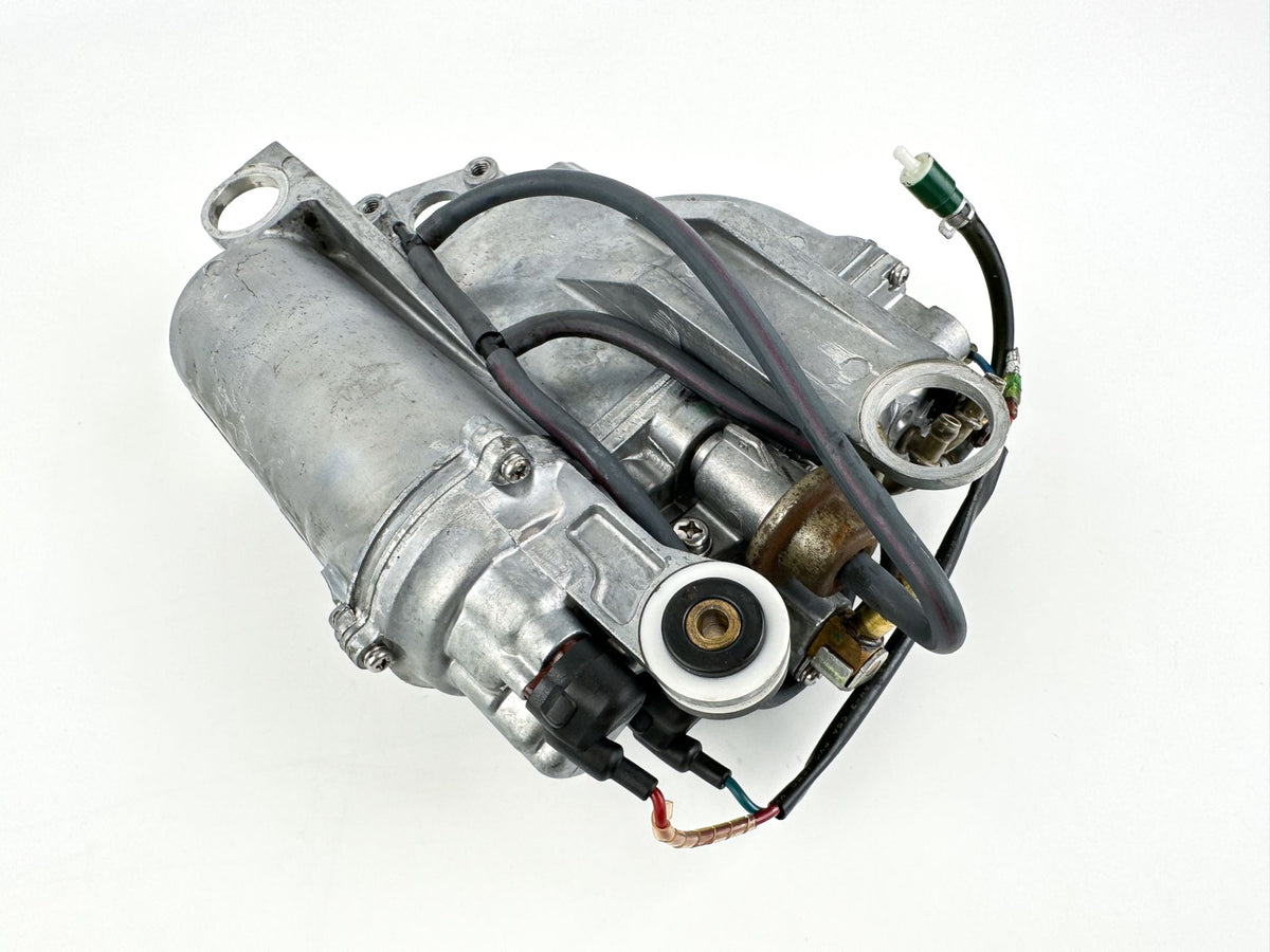 2004 Yamaha 150 HP 2 Stroke Outboard VST Float Chamber Assembly 68F-13907-01-00 OEM