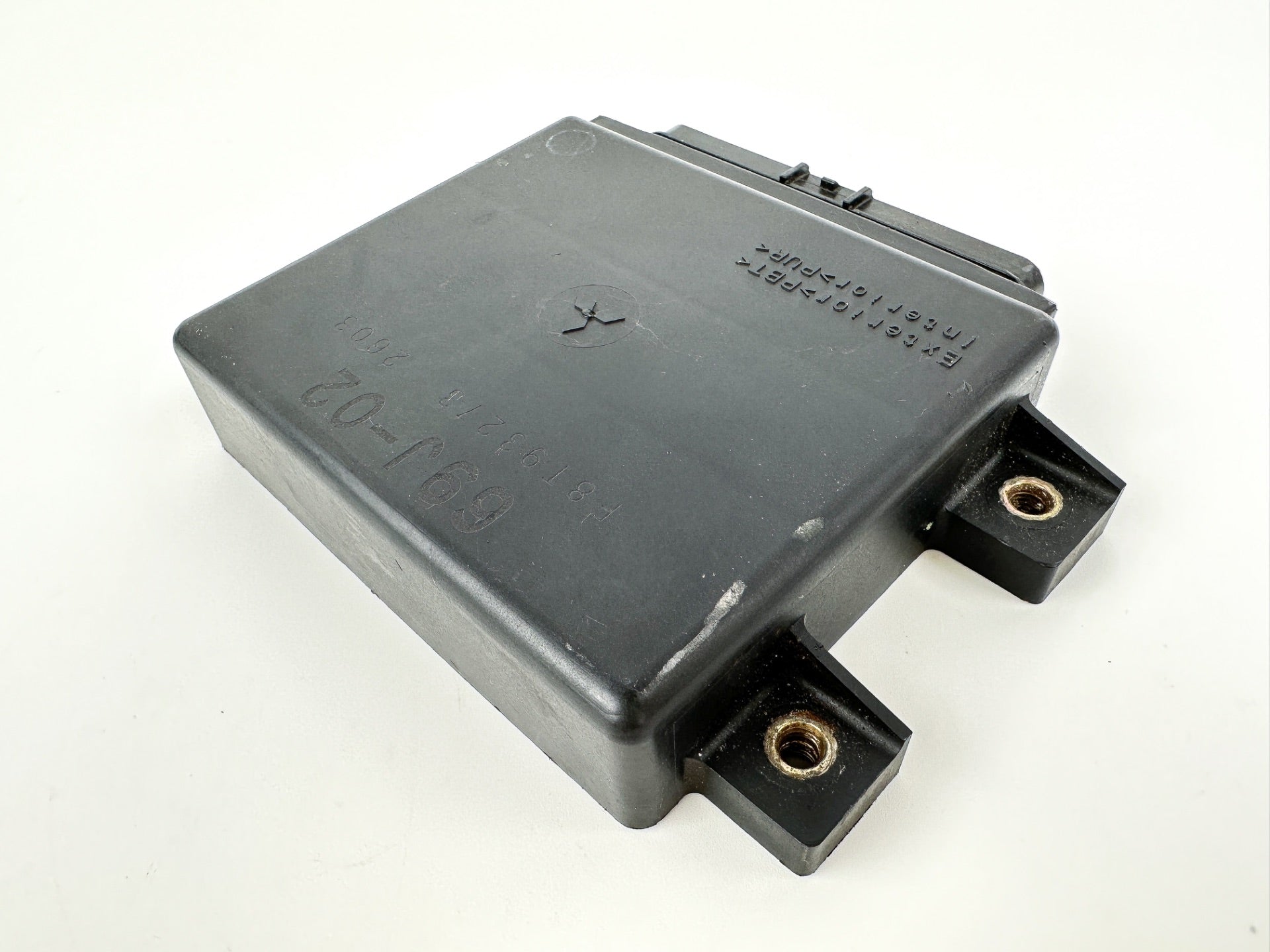 2003 Yamaha 225 HP 4 Stroke Outboard Engine Control Unit ECU 69J-8591A-02-00 OEM