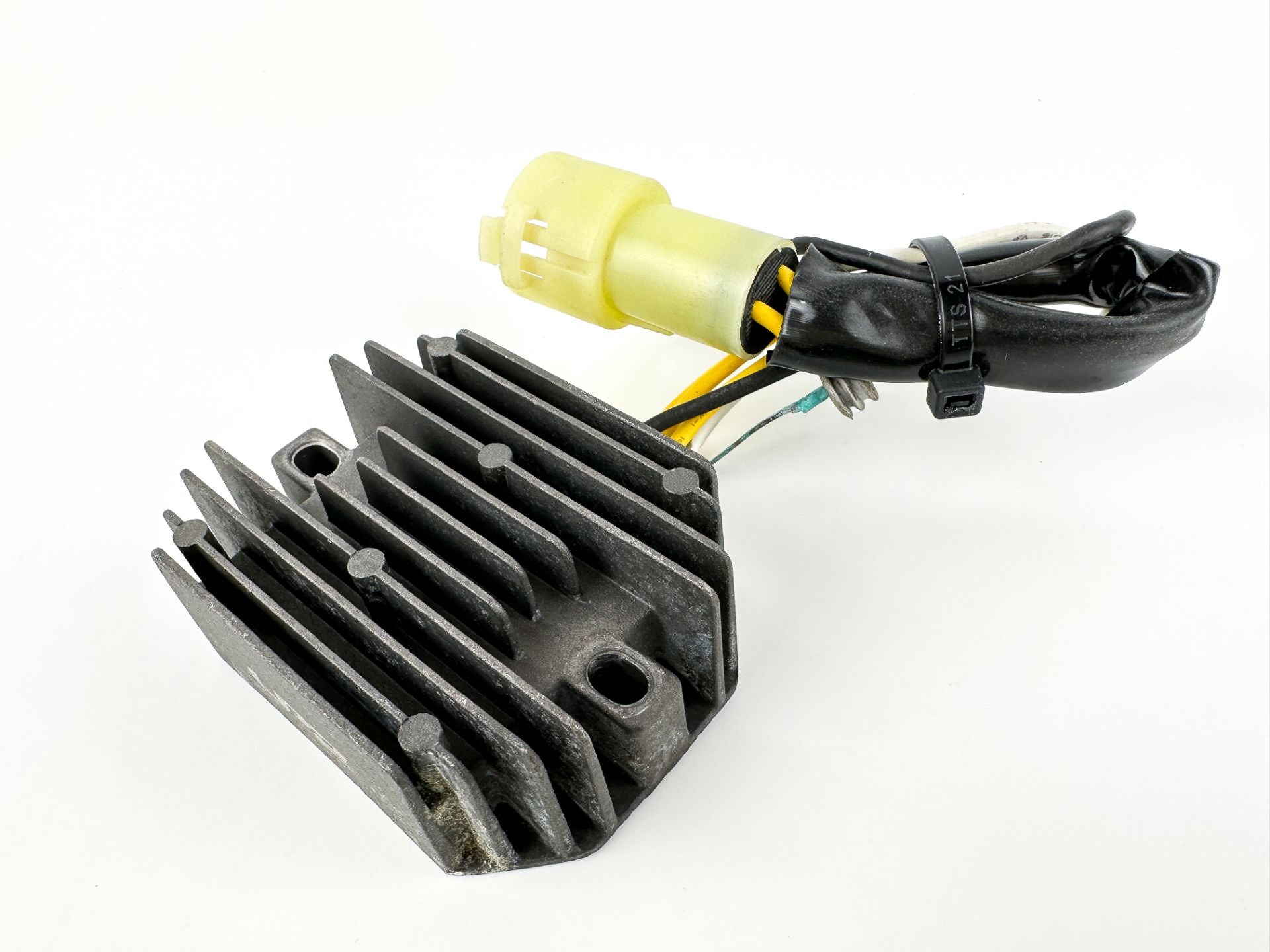 2000 Suzuki 70 HP 4 Stroke Outboard Rectifier & Regulator 32800-92E20 OEM