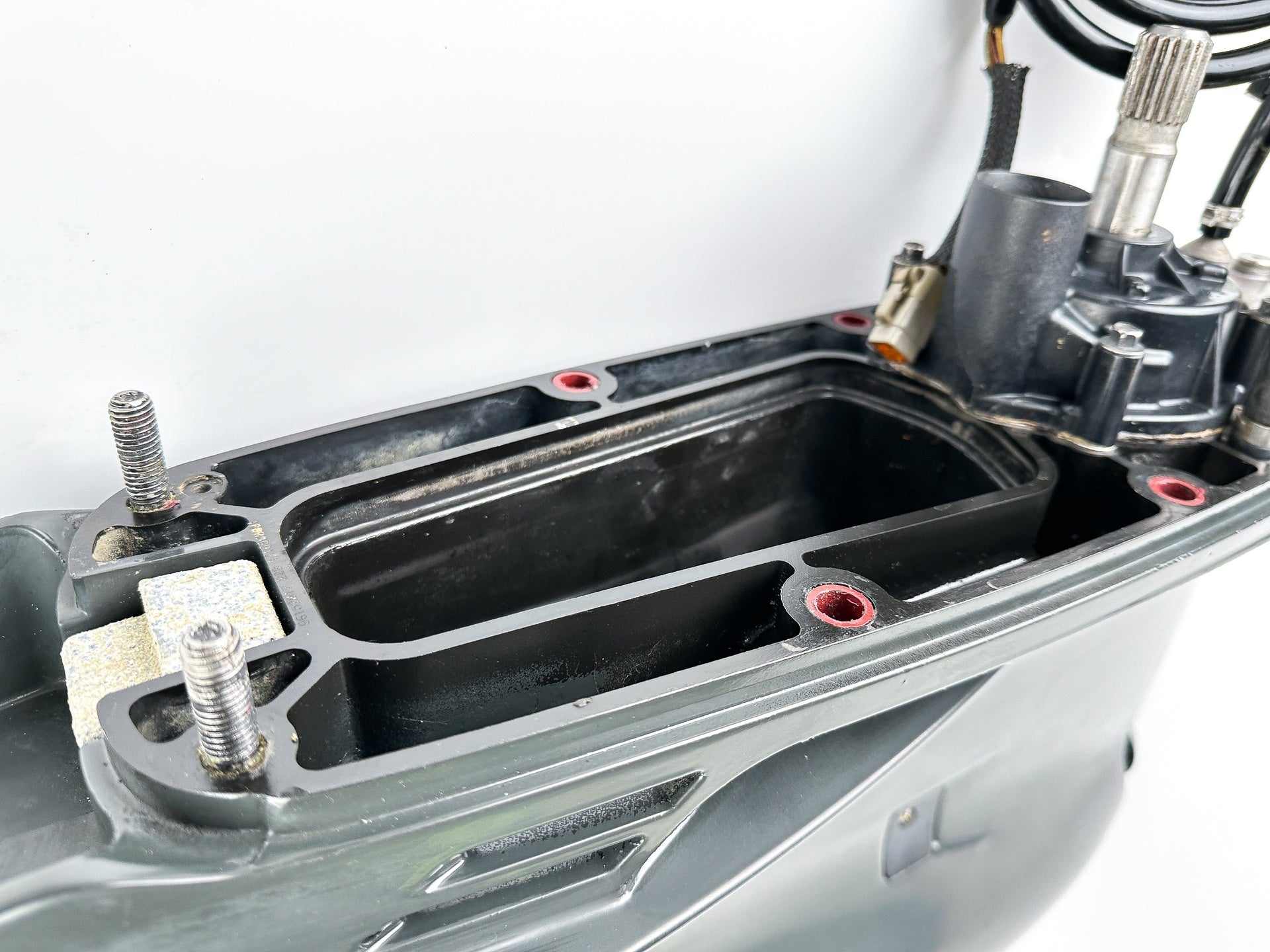 Evinrude Etec G2 150 175 200HP 2.7L Lower Unit Gear Case 5011636 SLX 2:16:1