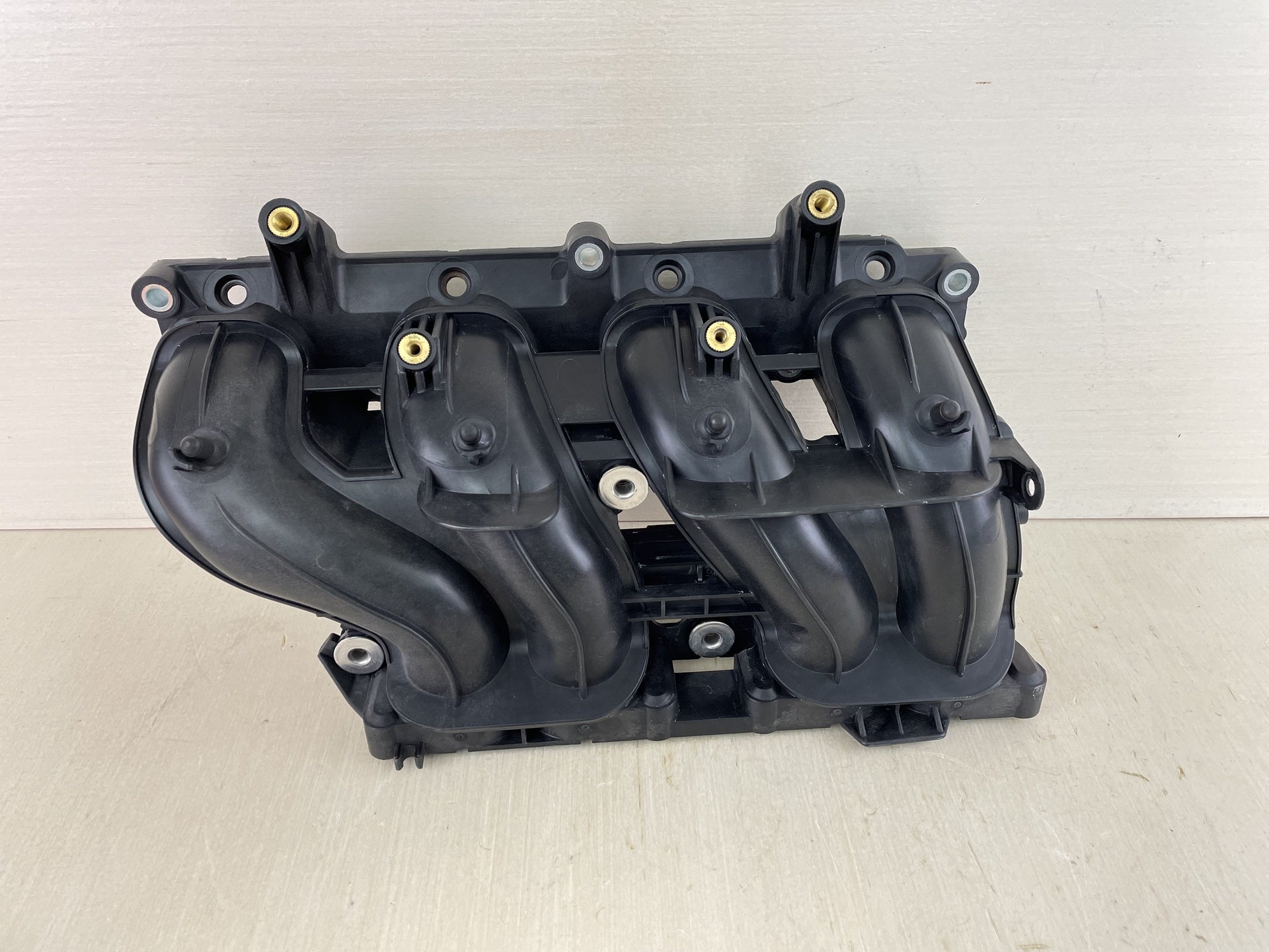 04 - 2014 Yamaha 150HP 4 Stroke Outboard Intake Manifold 63P-13641-00-00