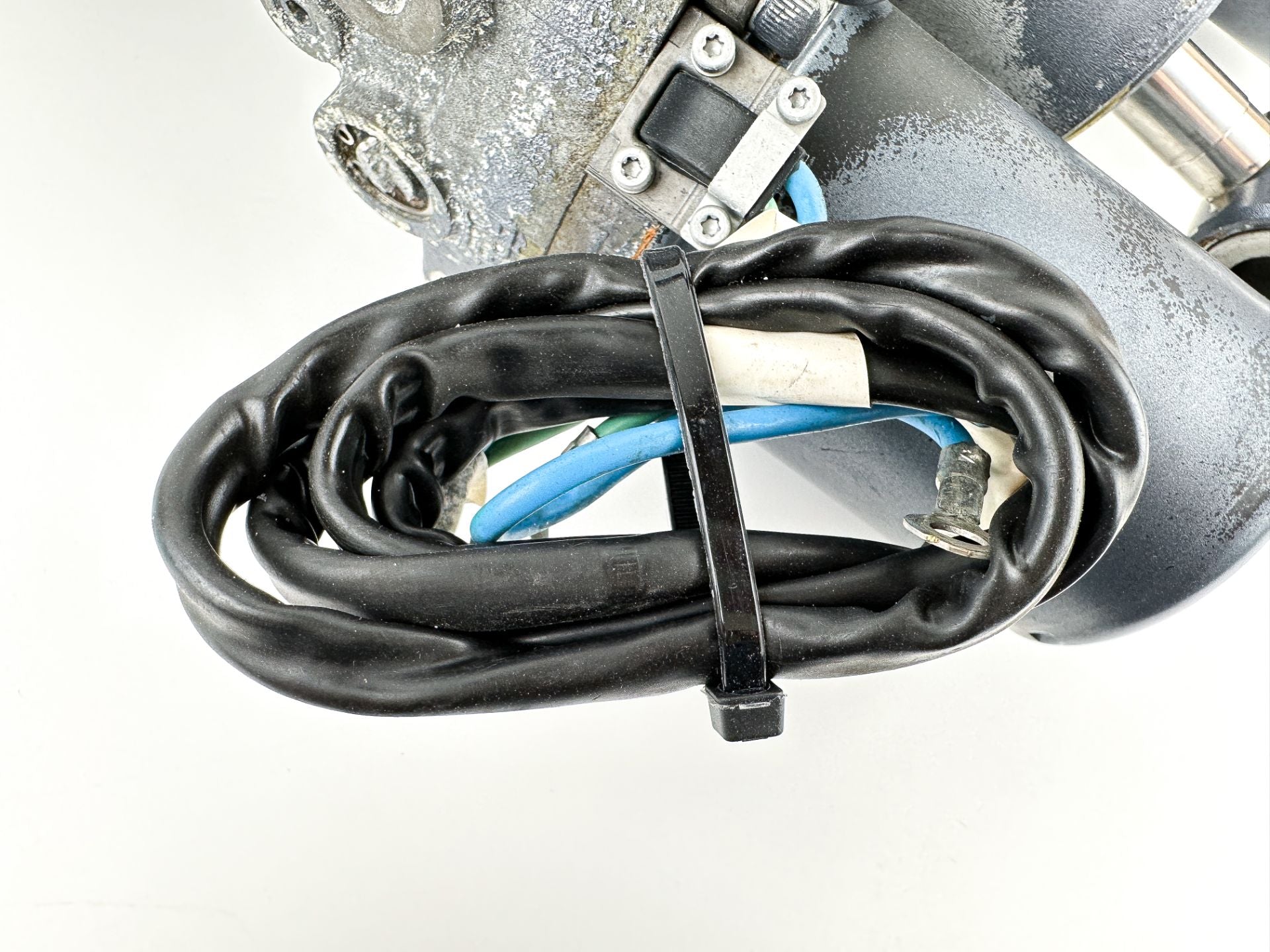 02-18 Yamaha 200 225 250 300 HP 4 Stroke Outboard Power Trim Tilt Unit