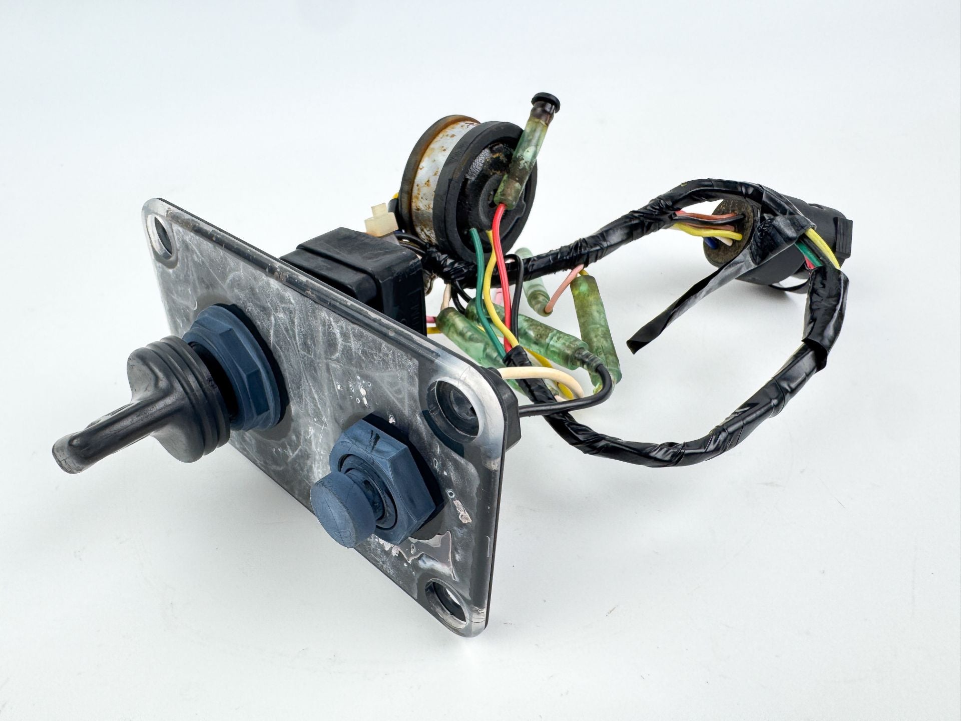 Yamaha Outboard Single Engine Key Switch & Key