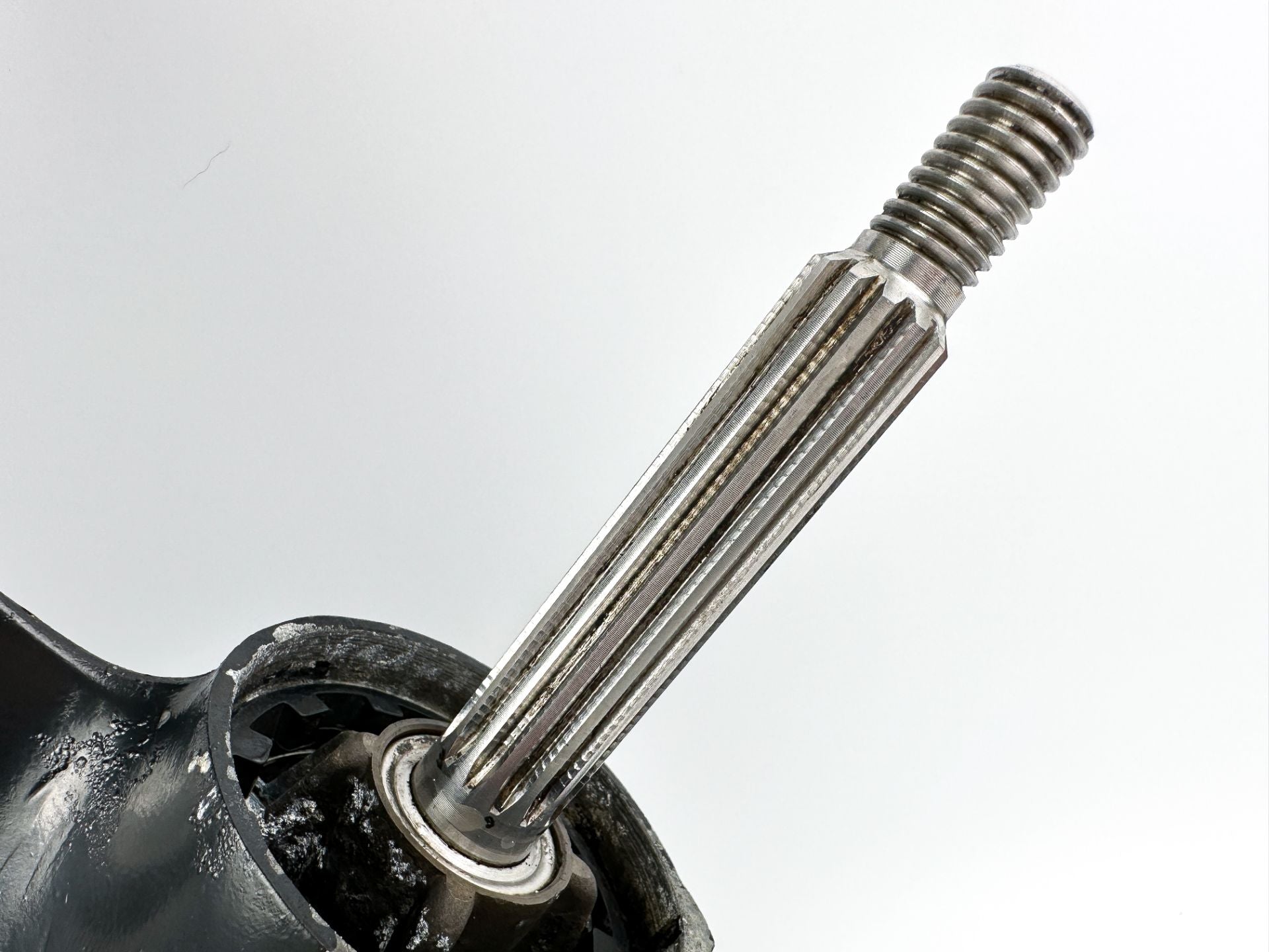 Mercury 50 60 HP 2 Stroke 3 Cylinder Lower Unit Gear Case 20" Long