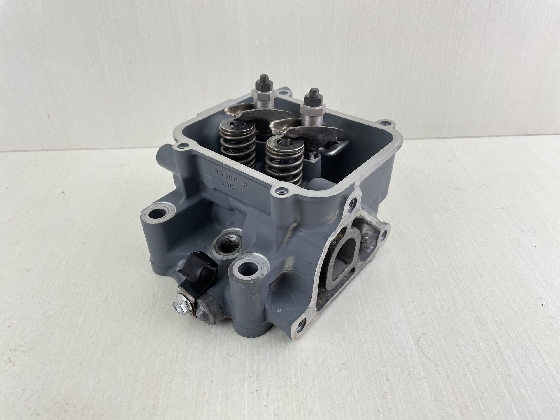 2011 Suzuki 25HP 4 Stroke Outboard Twin-V Left Port Side Cylinder Head 11120-95J00