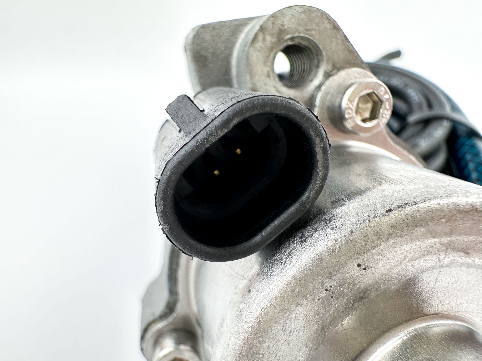 2015 Mercury 250 HP 2 Stroke Outboard Oil Pump 857149T05 OEM
