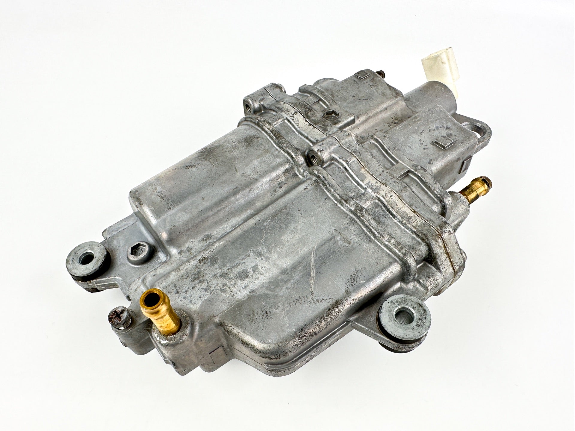 2009 Suzuki 100 HP 4 Stroke Outboard Vapor Separator Tank VST 15600-90J01 OEM