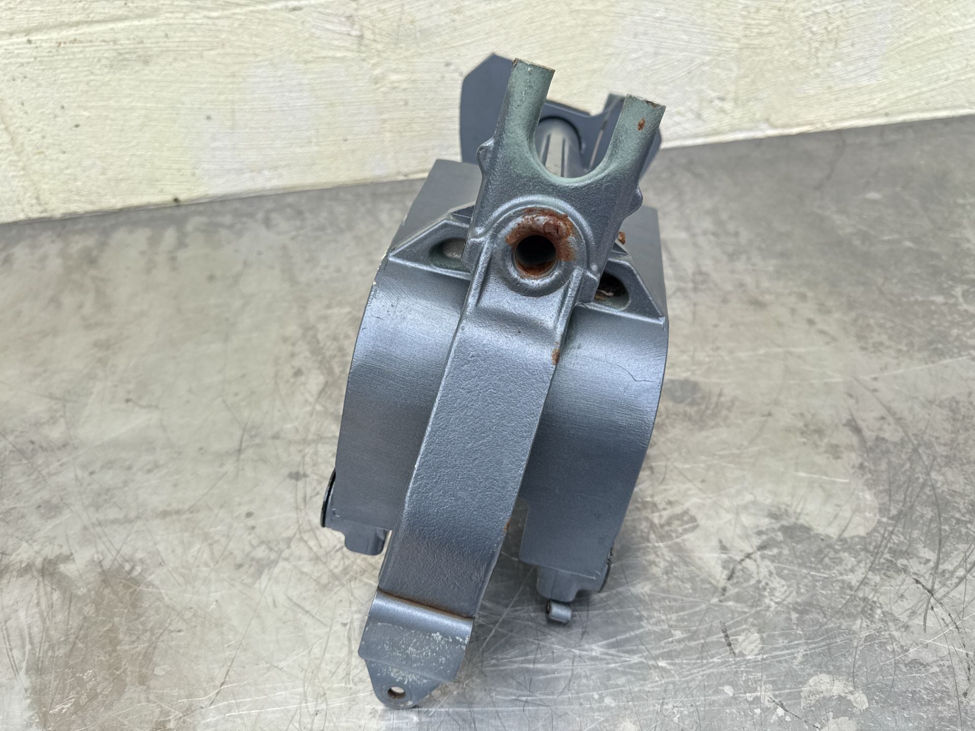 2001 Yamaha 40 HP 4 Stroke Outboard Swivel Bracket Power Trim Long