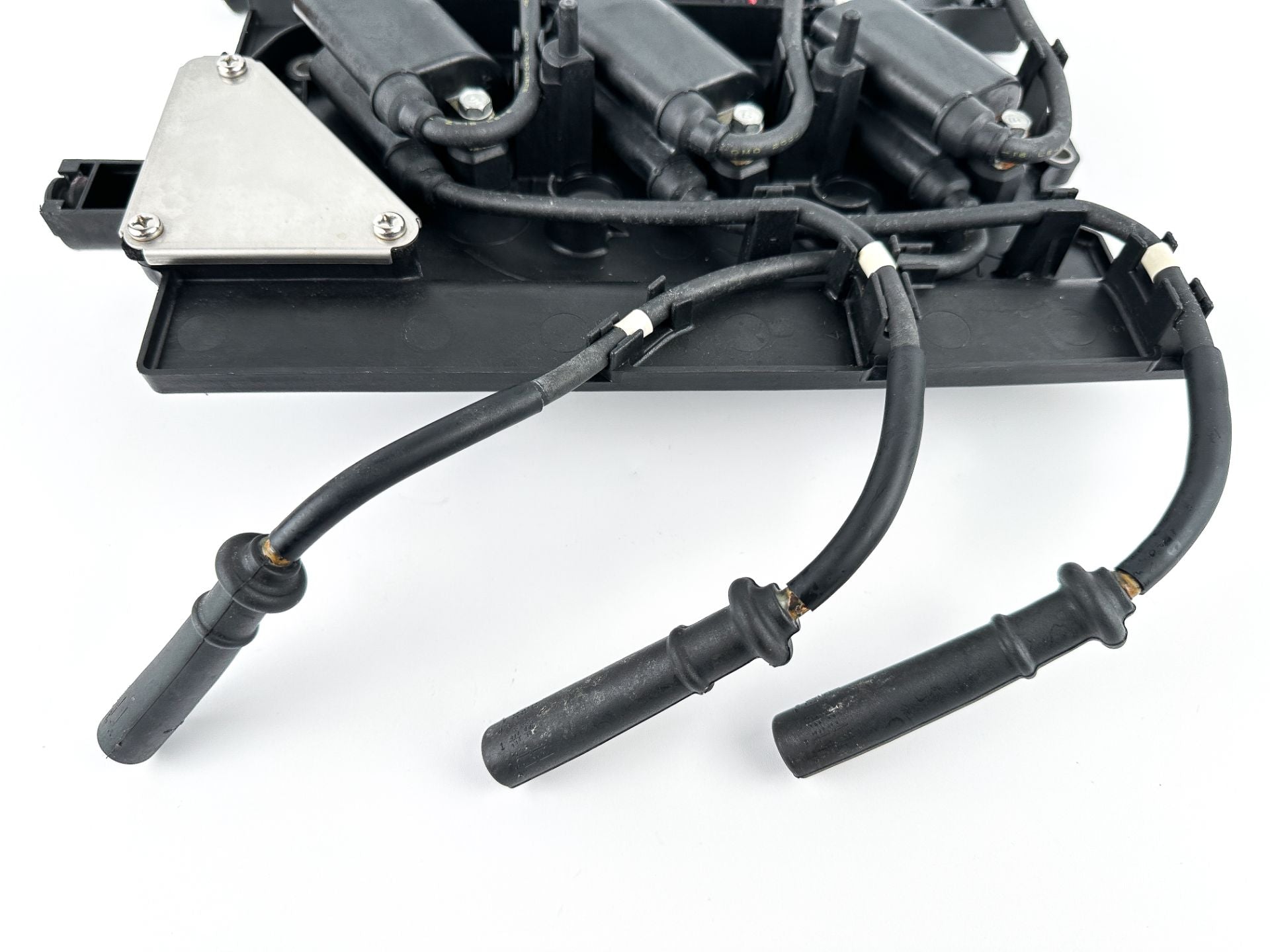 2004 Yamaha 225 HP 4 Stroke Outboard Ignition Coil Set W/ Plate 69J-82310-00-00 OEM