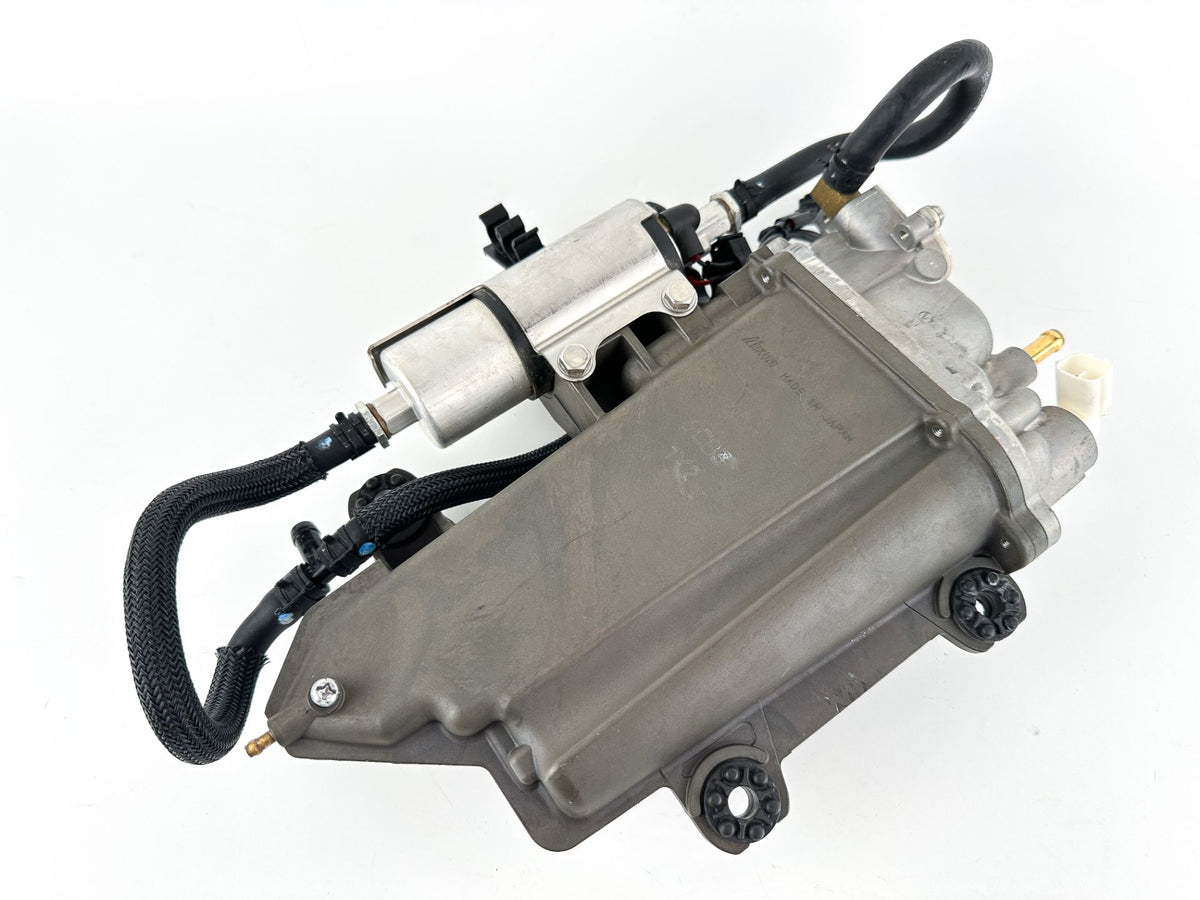 2012 Yamaha 250 HP 4 Stroke Outboard VST Float Chamber Assembly 6CB-14180-03-00 OEM