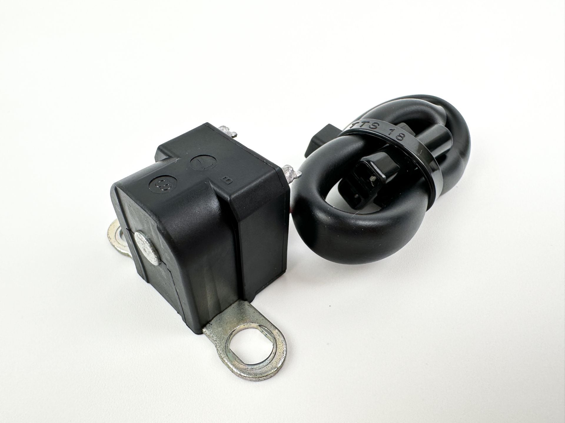 2018 Suzuki 350 HP 4 Stroke Outboard CKP Ignition Timing Coil 32160-98L00 OEM