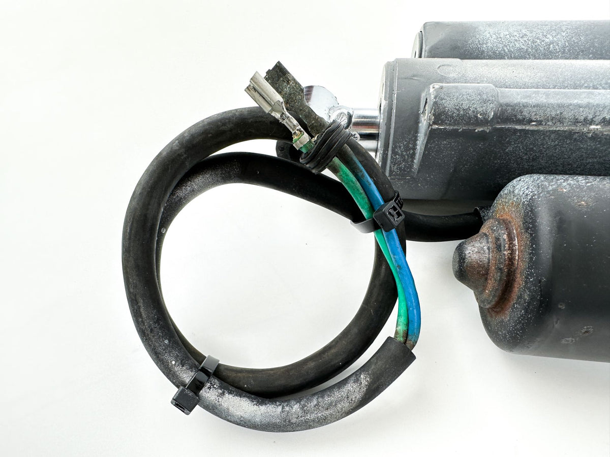 Honda 50 HP 4 Stroke Outboard Power Trim Tilt Unit 56000-ZV5-823ZA OEM