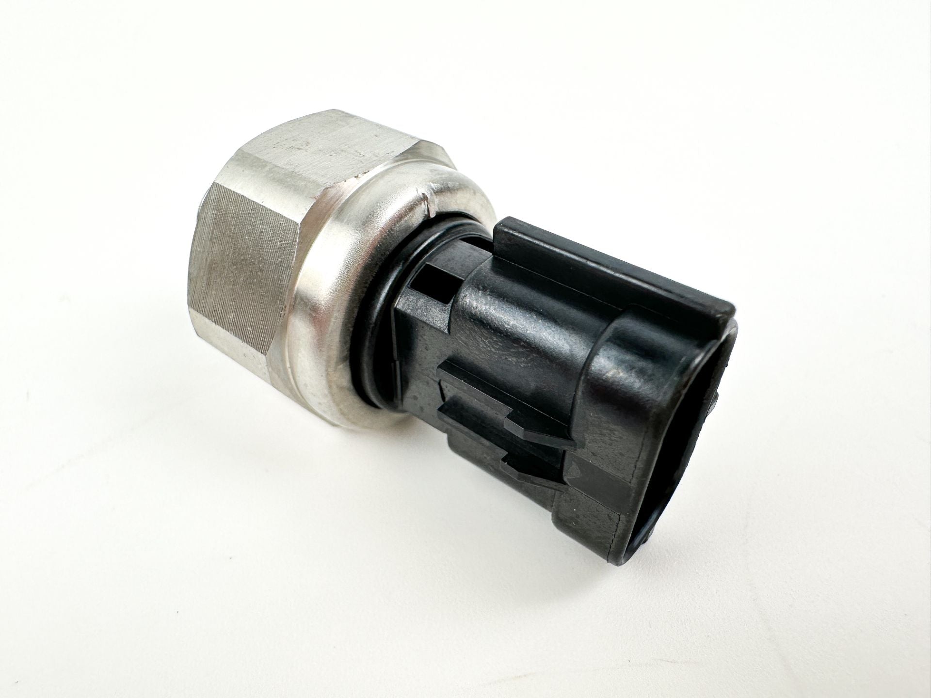 Yamaha 4 Stroke Outboard Oil Pressure Sender Sensor Unit 6AW-83651-00-00 - Tested