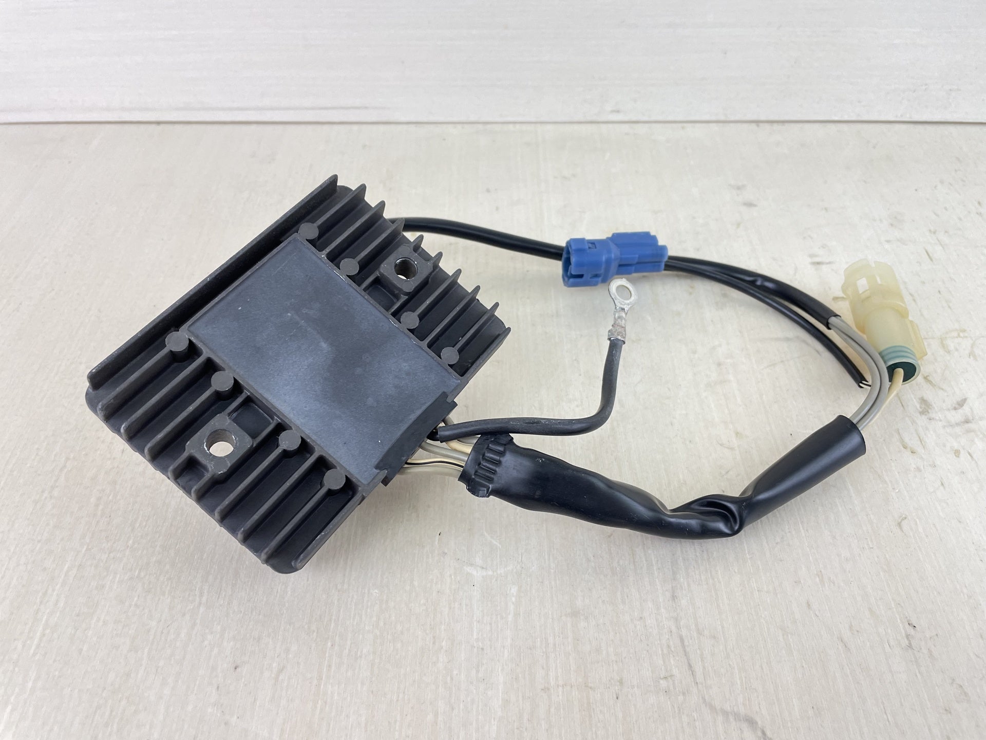 1997 + Honda BF 75 90 HP Outboard Regulator Rectifier 31750-ZW1-003