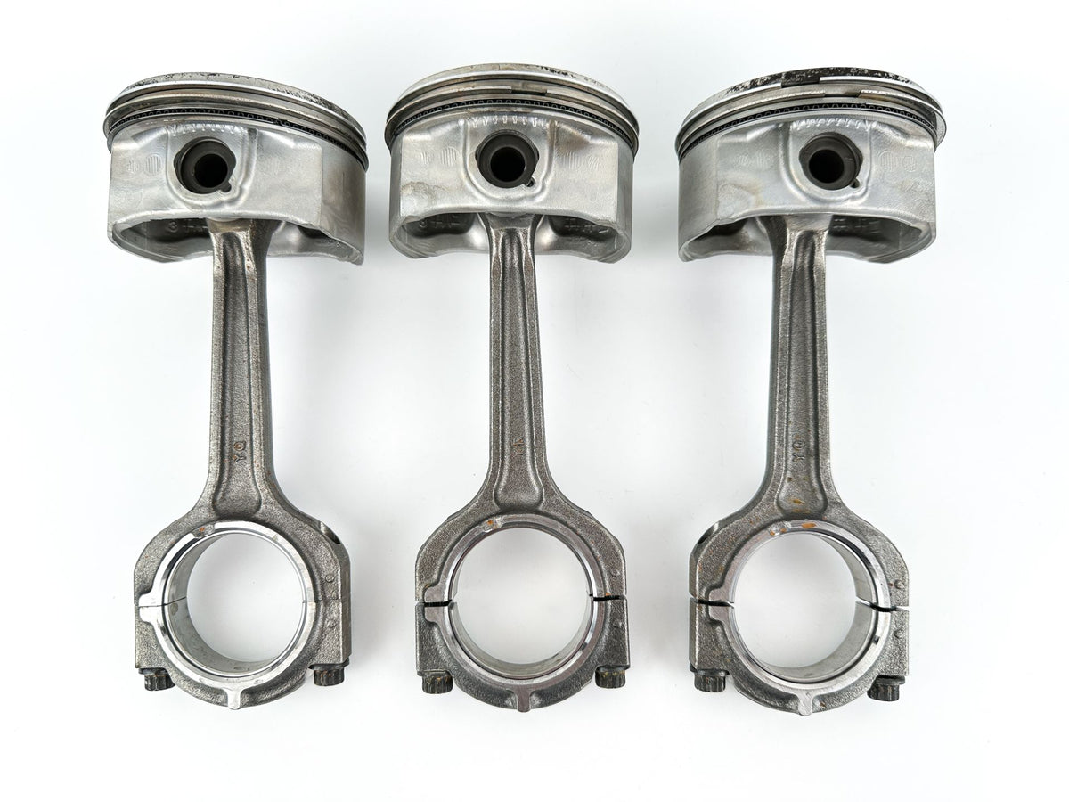 2017 Yamaha 150 HP 4 Stroke Outboard Piston W/ Connecting Rod 63P-11631-10-93 OEM