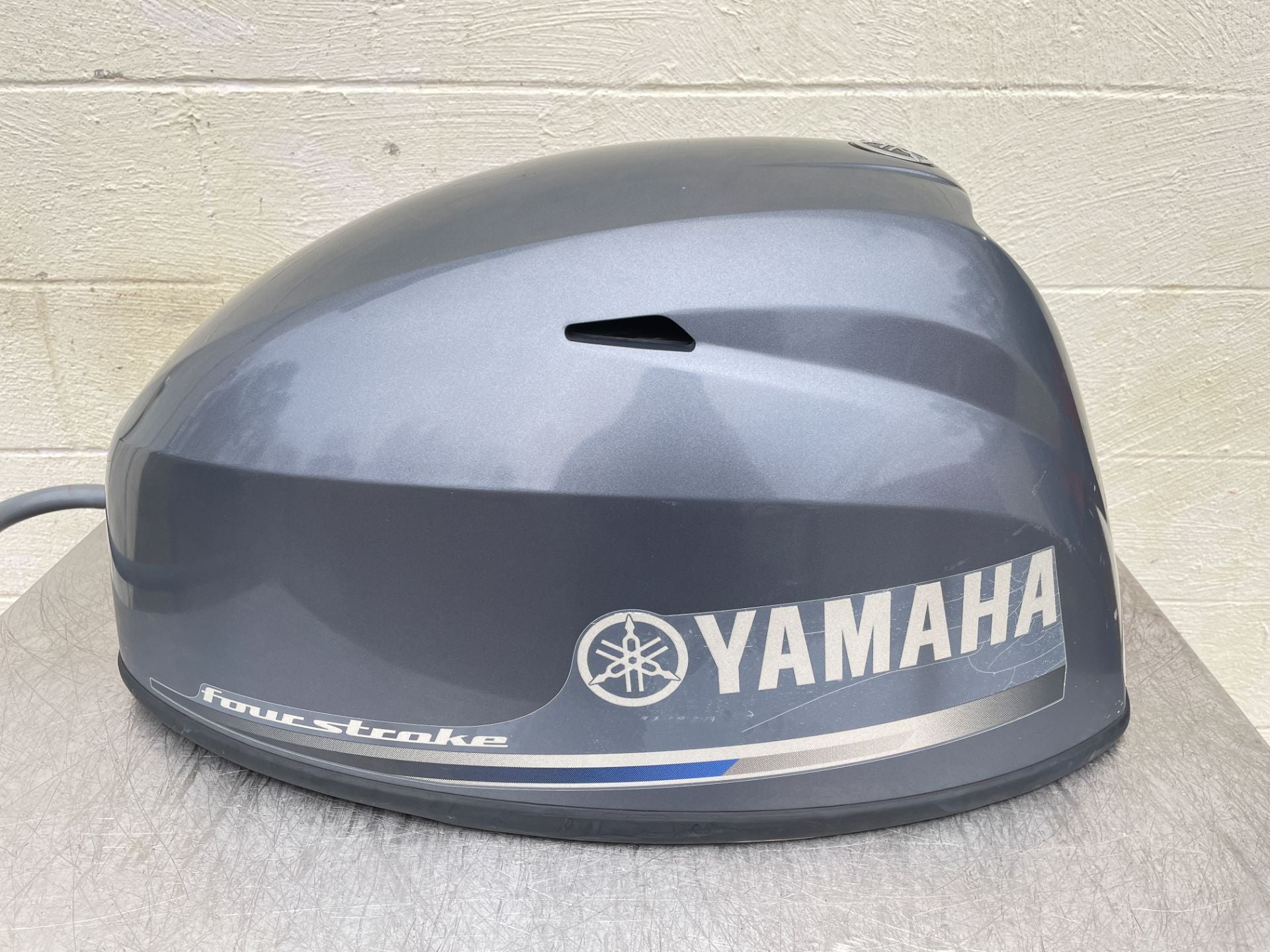 2014 Yamaha 40 HP 4 Stroke Outboard Top Cowling 6BG-42610-02-00 OEM