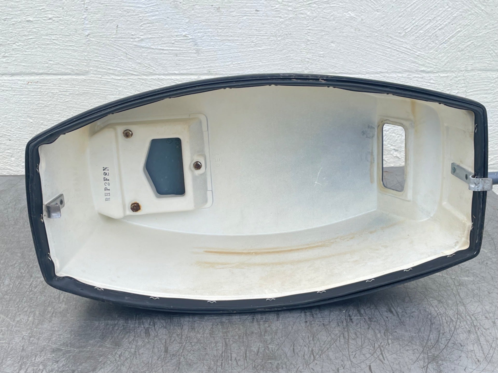 1984-95 Yamaha 9.9HP 2 Stroke Outboard Top Cover Cowling Hood 6E7-42610-13-EK