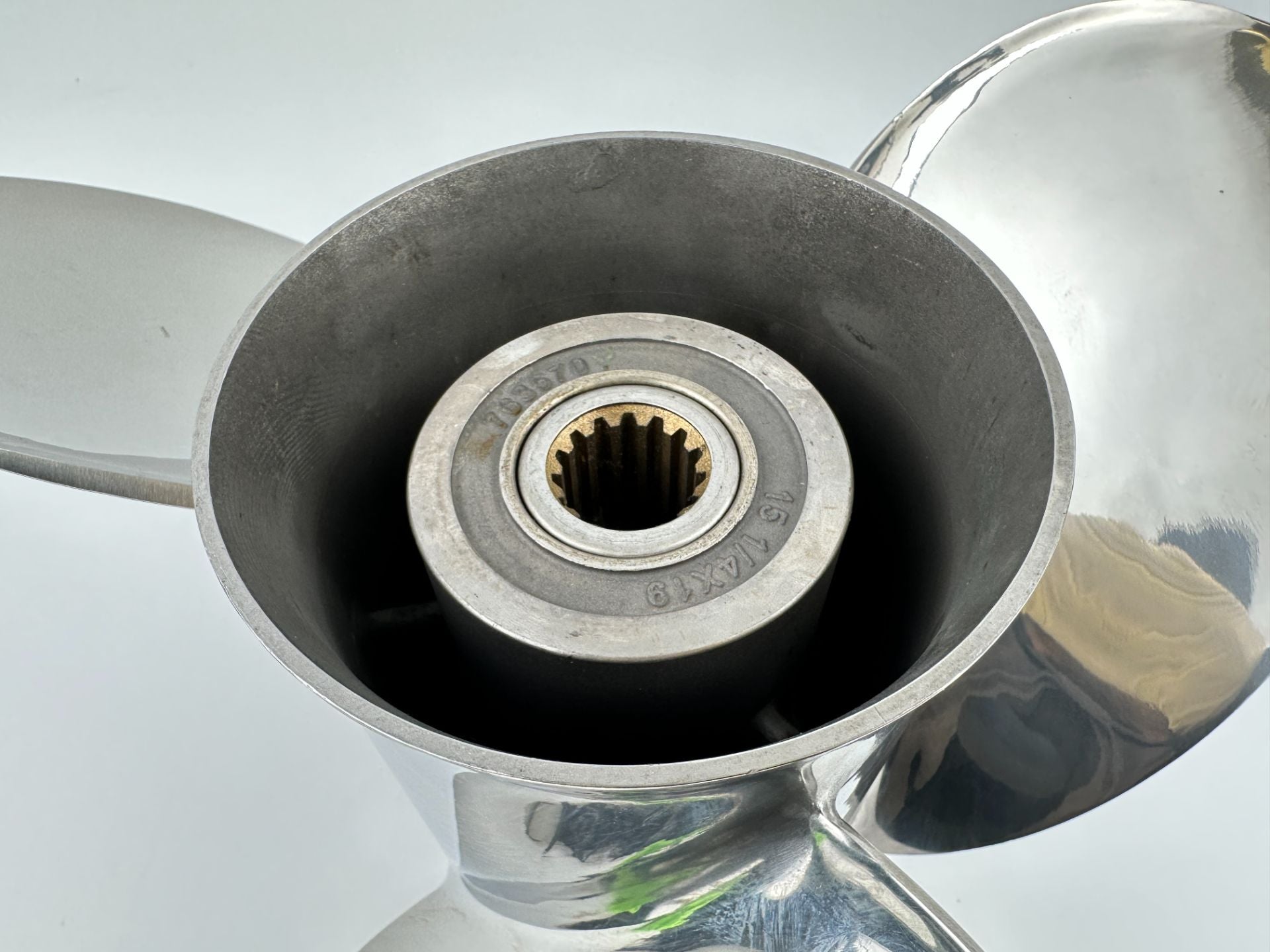 Evinrude Johnson Rebel Prop Stainless Steel 15 1/4 x 19P RH Standard 763570